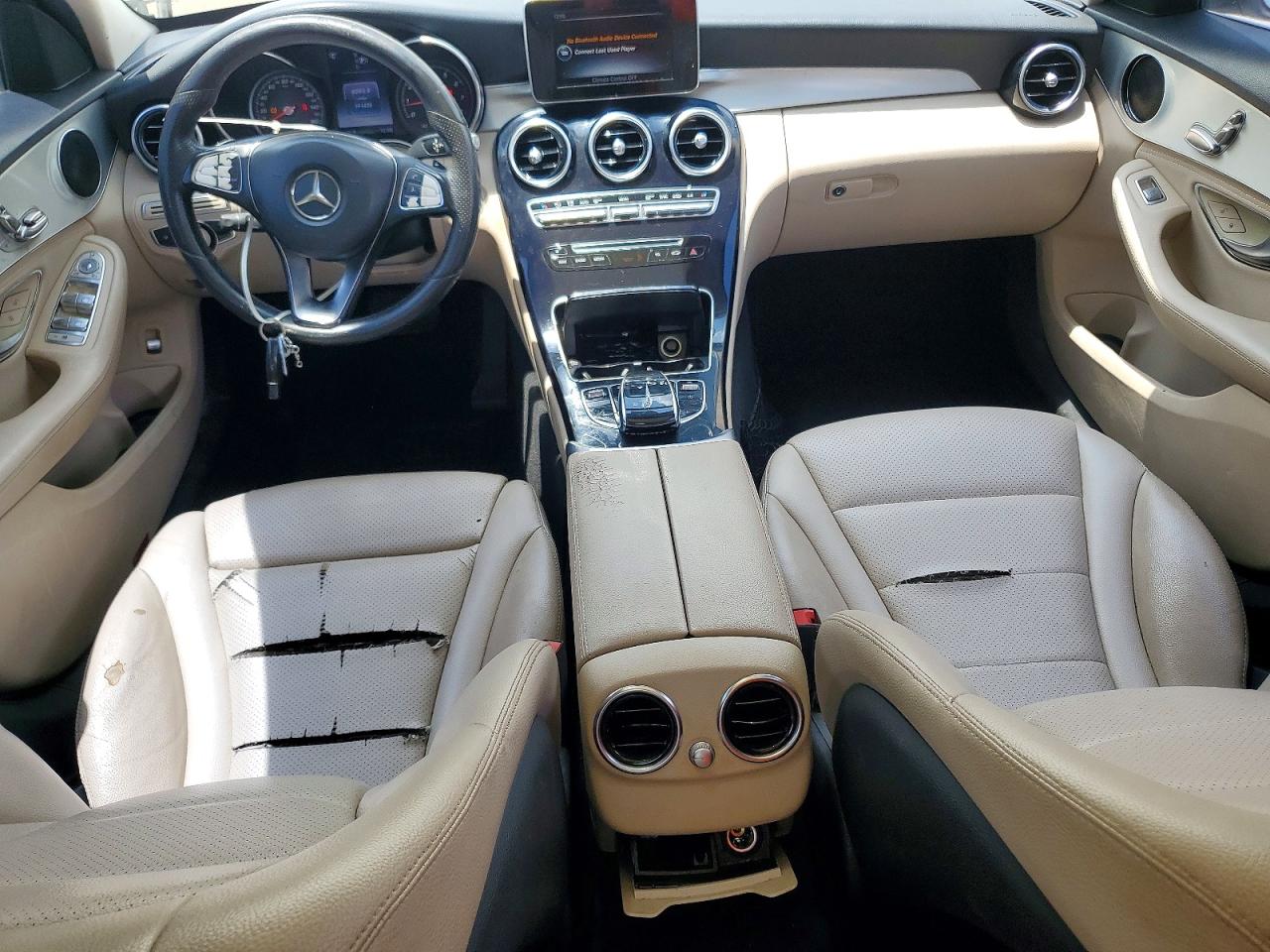 2015 Mercedes-benz C 300 White vin: 55SWF4JBXFU067133
