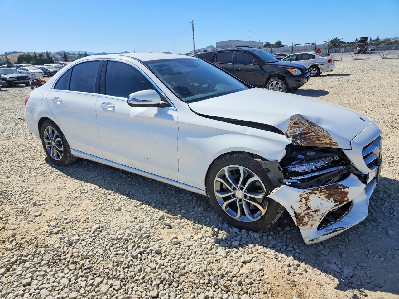 2015 Mercedes-benz C 300 White vin: 55SWF4JBXFU072199