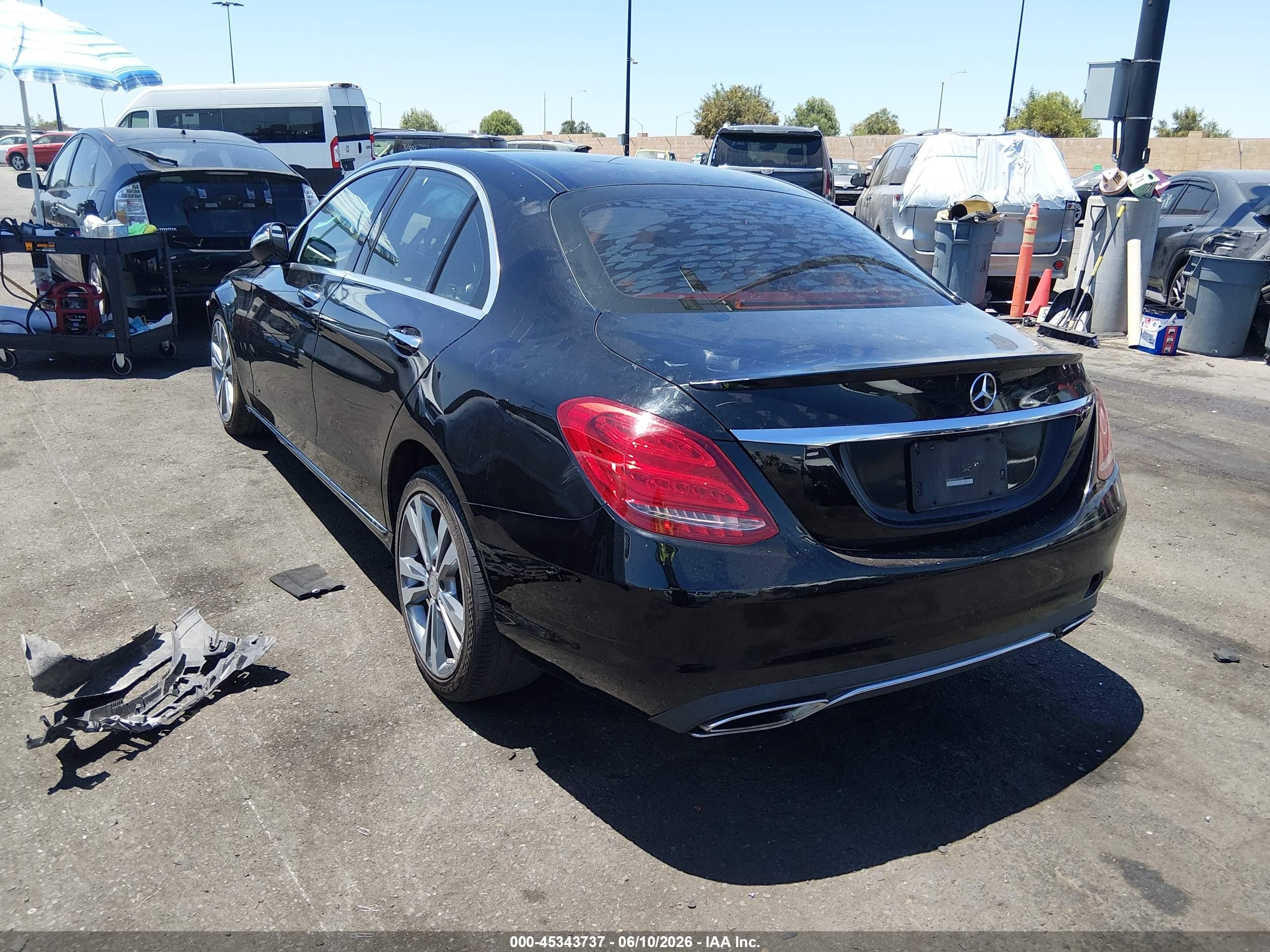 2015 Mercedes-benz C 300   Black vin: 55SWF4JBXFU075961