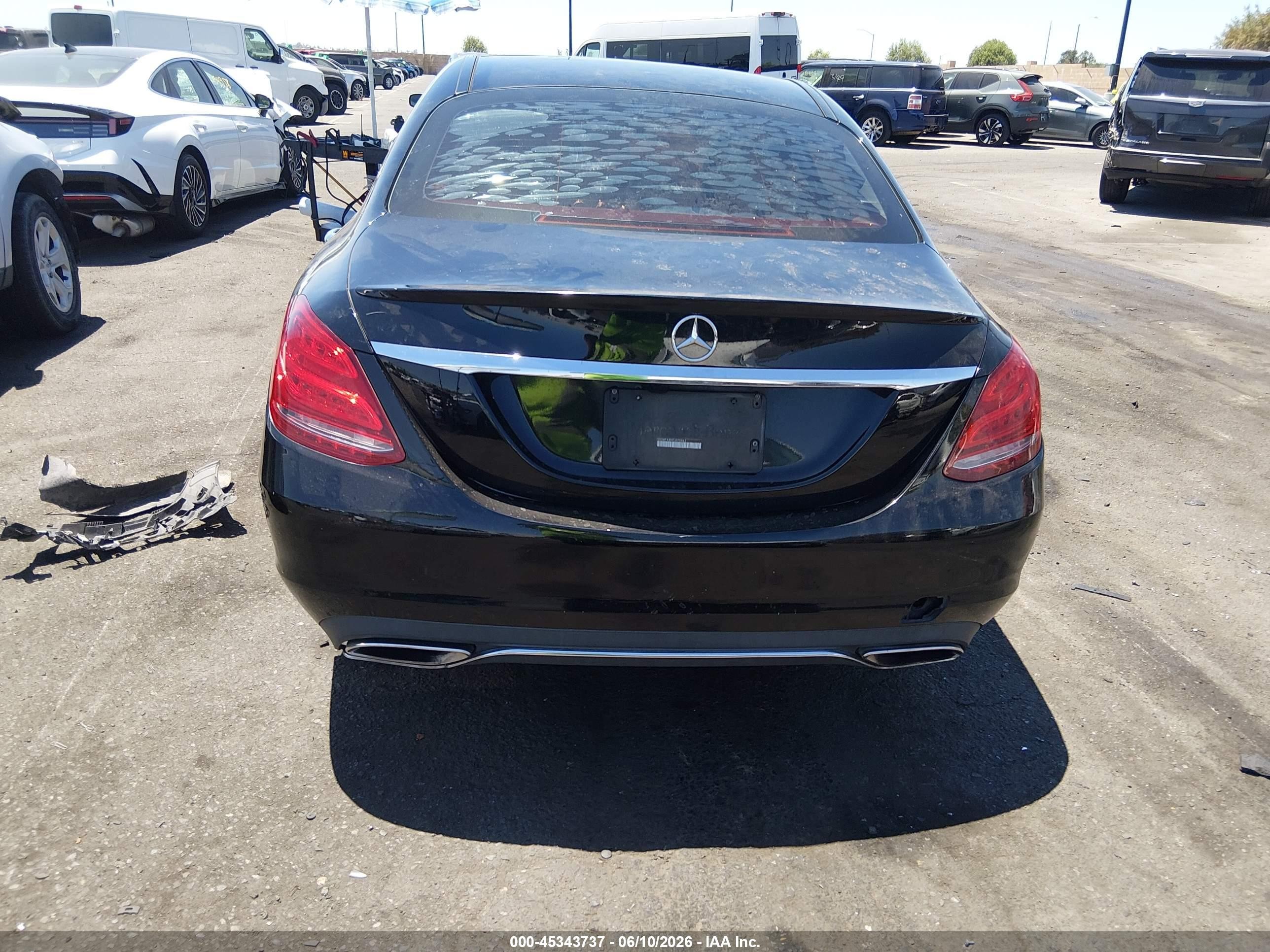 2015 Mercedes-benz C 300   Black vin: 55SWF4JBXFU075961