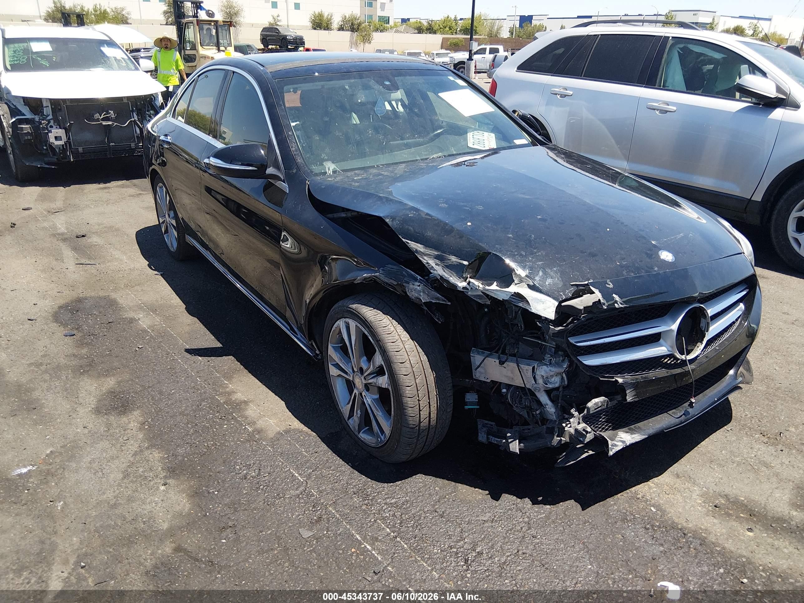 2015 Mercedes-benz C 300   Black vin: 55SWF4JBXFU075961