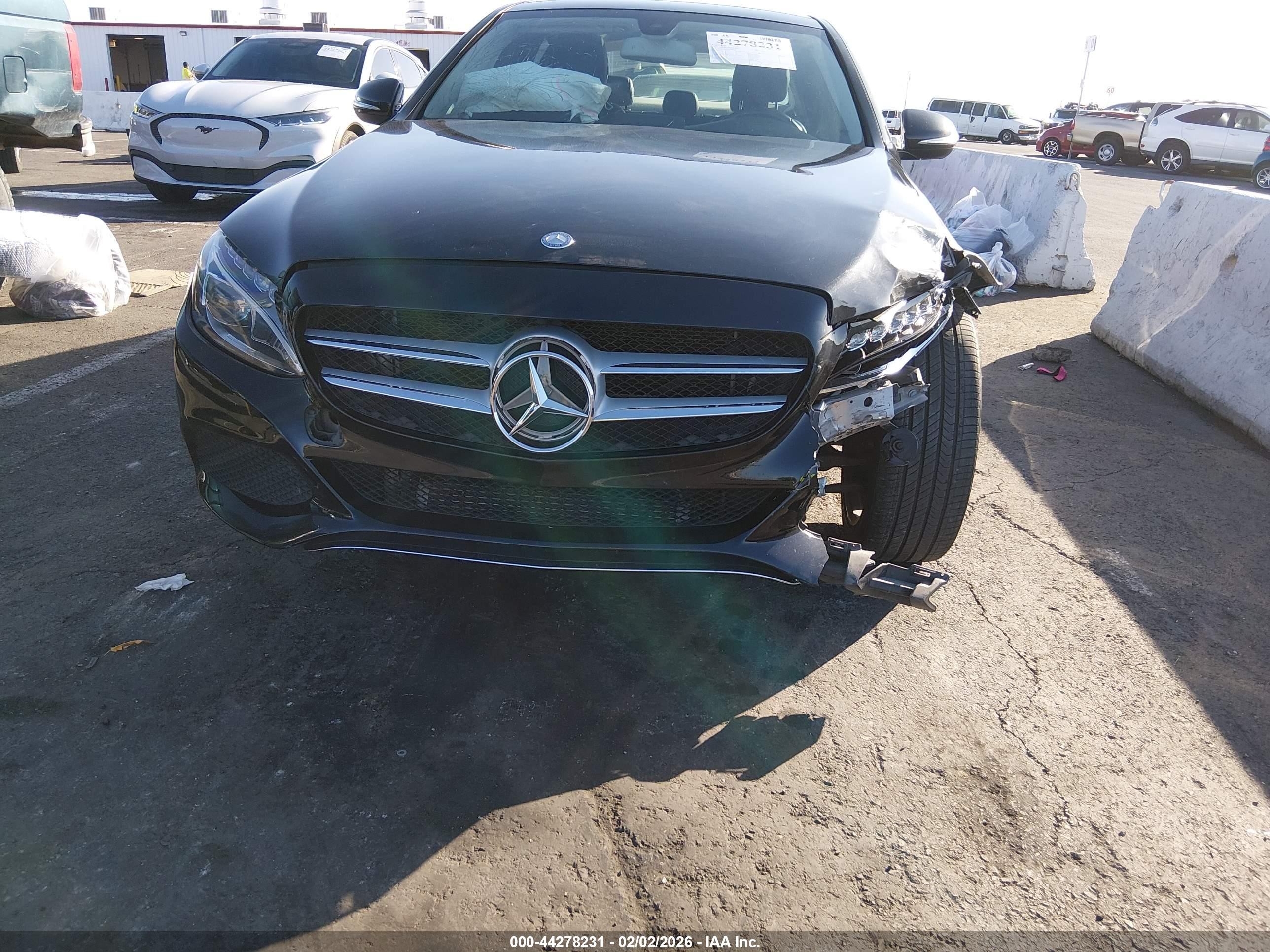 2015 Mercedes-benz C 300   Black vin: 55SWF4JBXFU078164