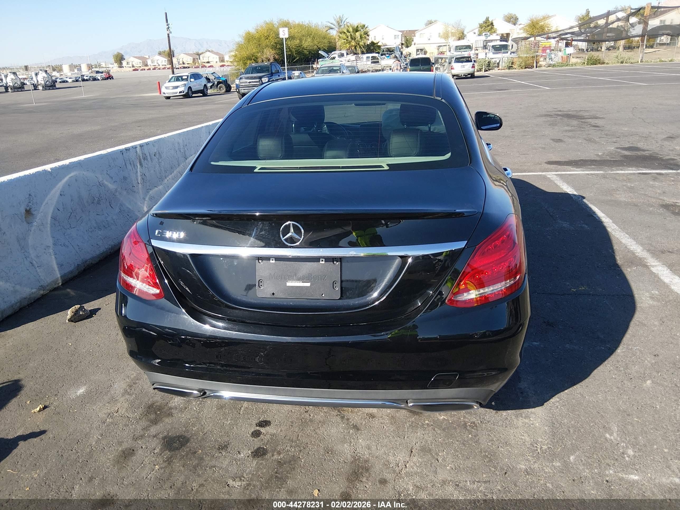 2015 Mercedes-benz C 300   Black vin: 55SWF4JBXFU078164
