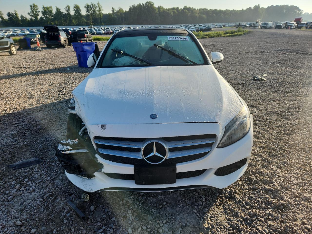 2015 Mercedes-benz C 300 White vin: 55SWF4JBXFU082148