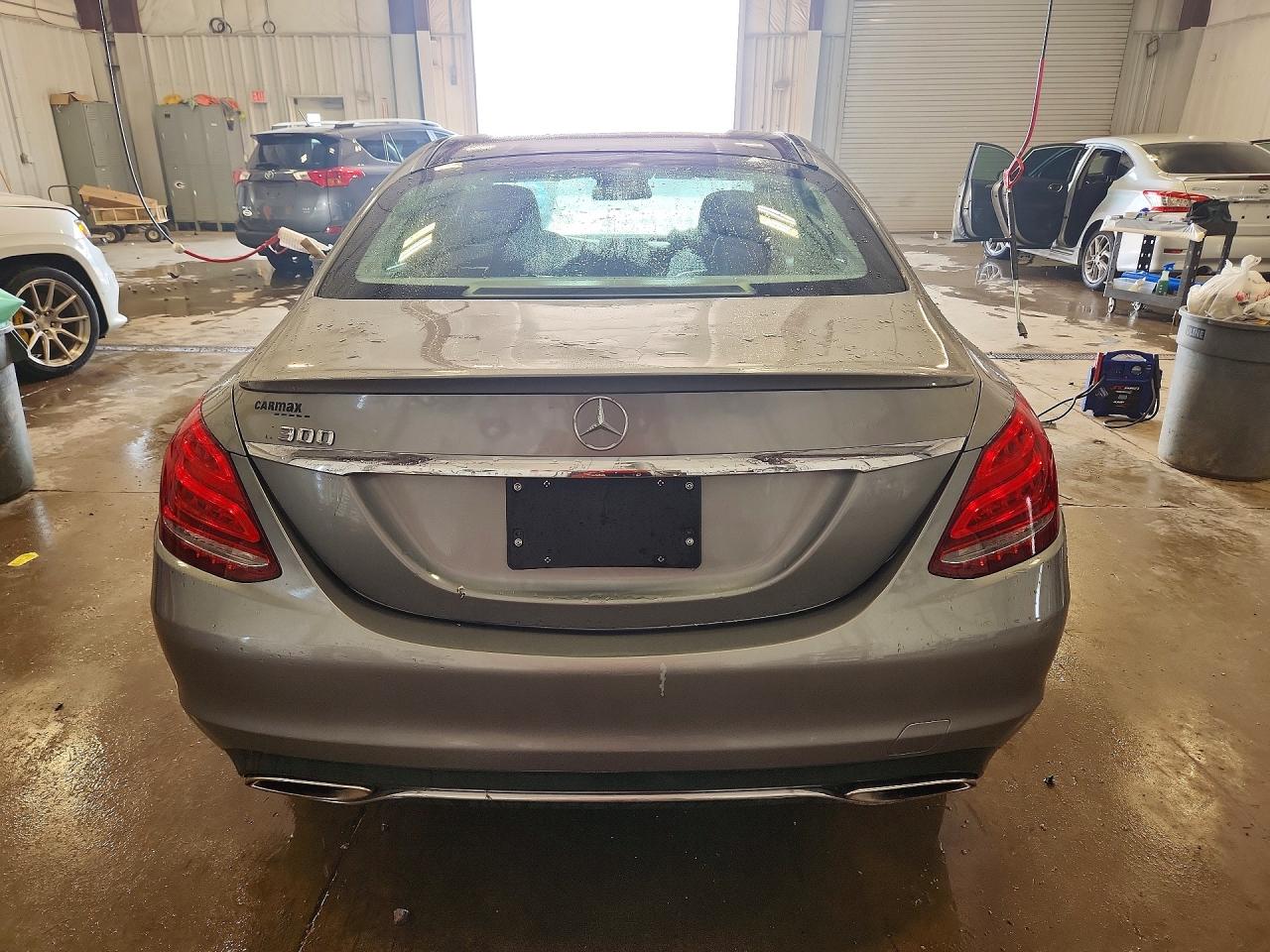2015 Mercedes-benz C 300 Серебряный vin: 55SWF4JBXFU084935