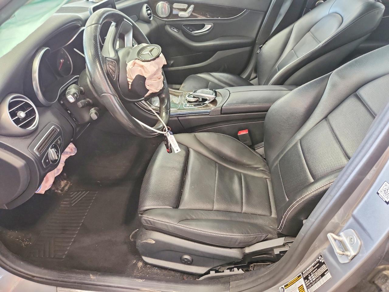 2015 Mercedes-benz C 300 Серебряный vin: 55SWF4JBXFU084935