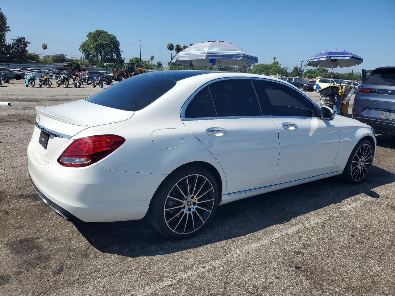 2016 Mercedes-benz C 300 White vin: 55SWF4JBXGU140714