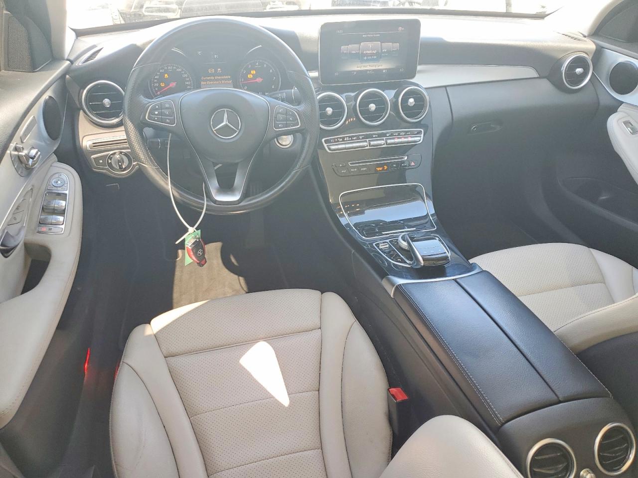 2016 Mercedes-benz C 300 White vin: 55SWF4JBXGU140714