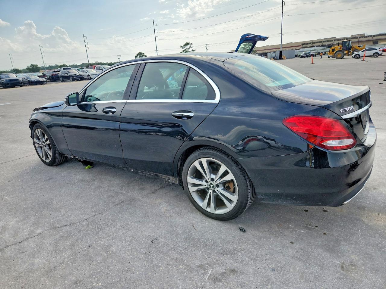 2017 Mercedes-benz C 300 Черный vin: 55SWF4JBXHU233203