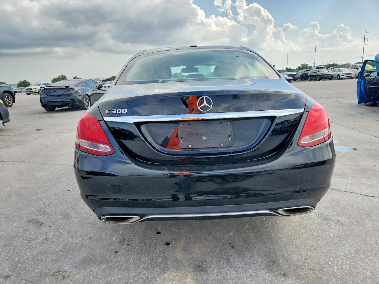2017 Mercedes-benz C 300 Черный vin: 55SWF4JBXHU233203