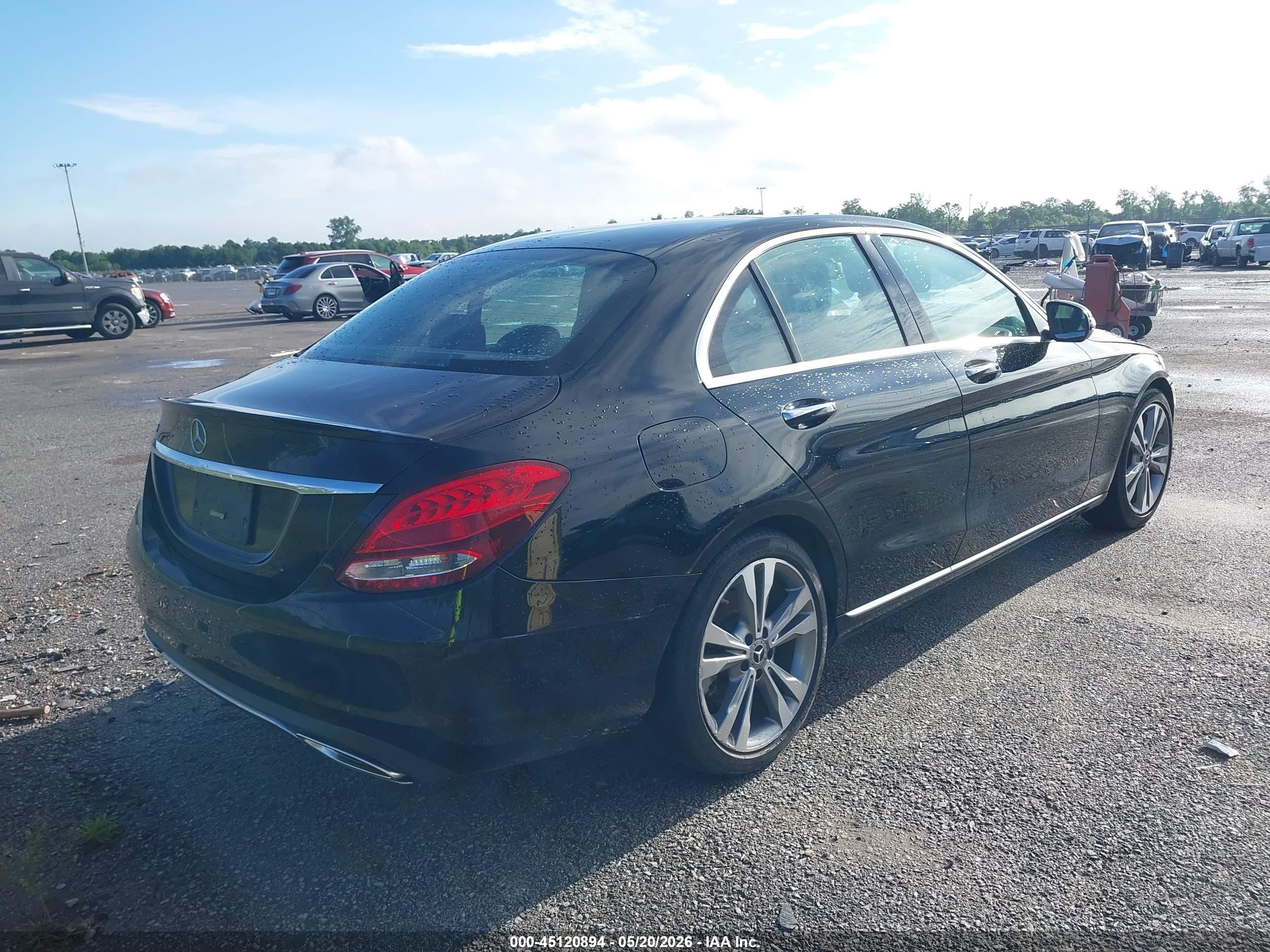 2018 Mercedes-benz C 300 Черный vin: 55SWF4JBXJU237953