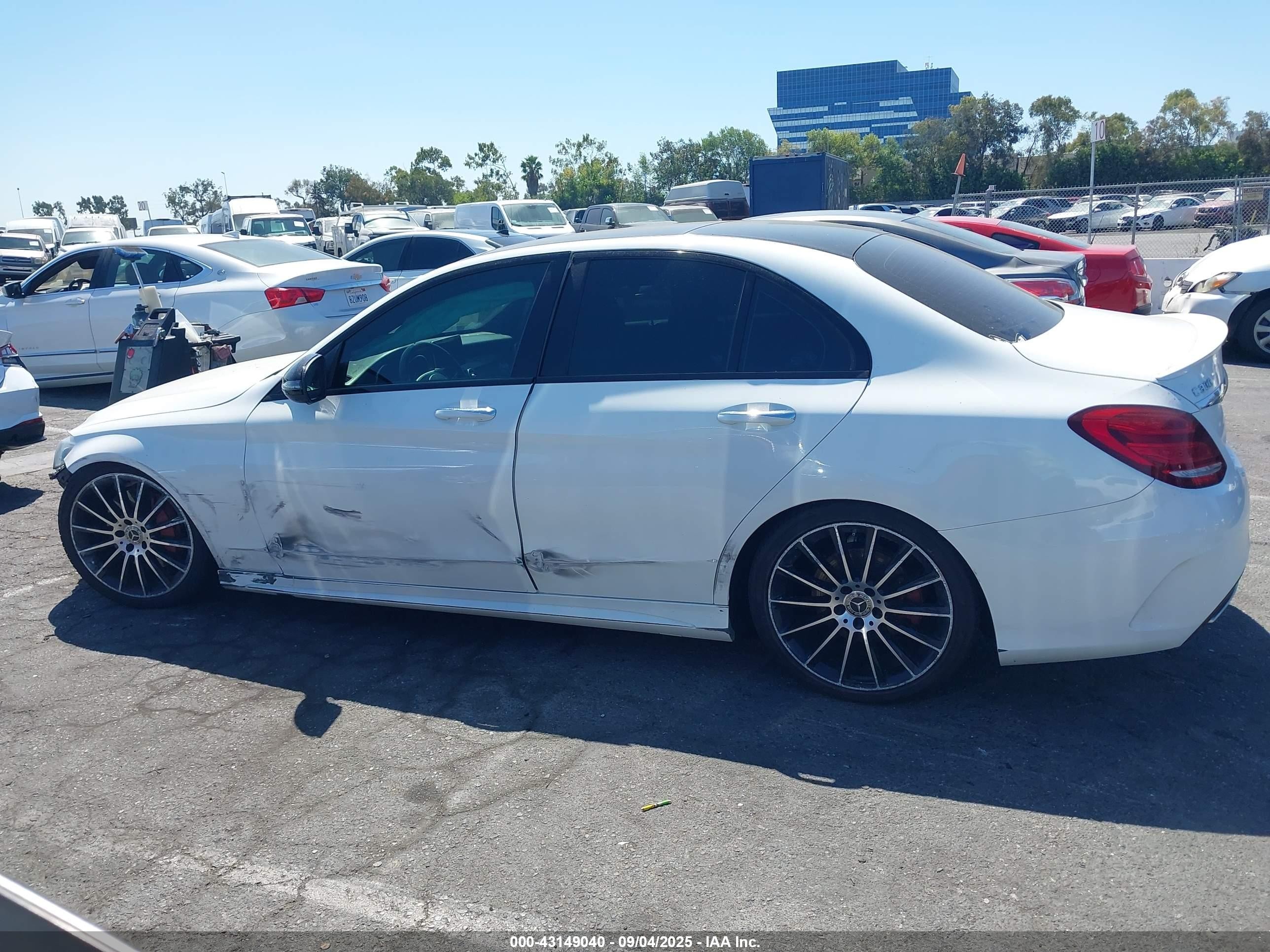 2018 Mercedes-benz C 300   White vin: 55SWF4JBXJU239816