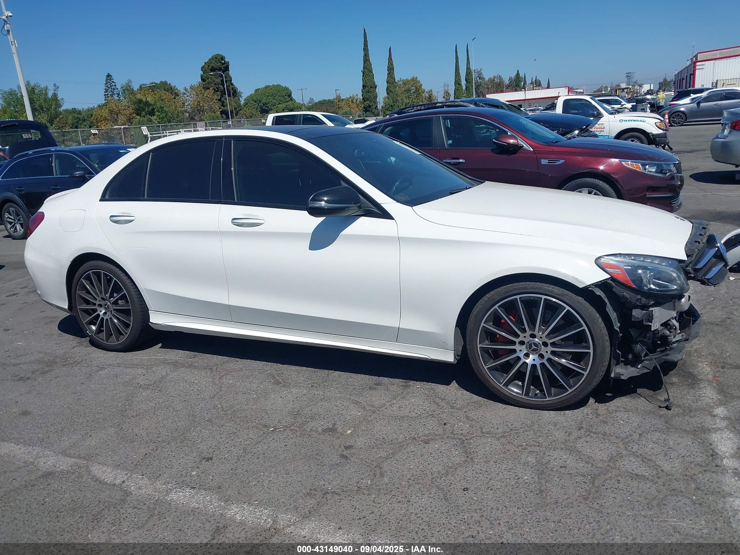 2018 Mercedes-benz C 300   White vin: 55SWF4JBXJU239816