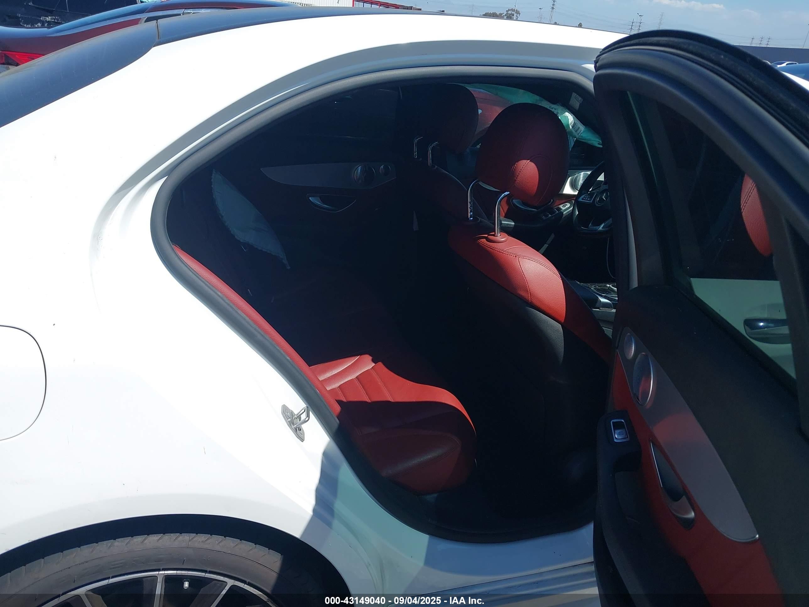 2018 Mercedes-benz C 300   White vin: 55SWF4JBXJU239816