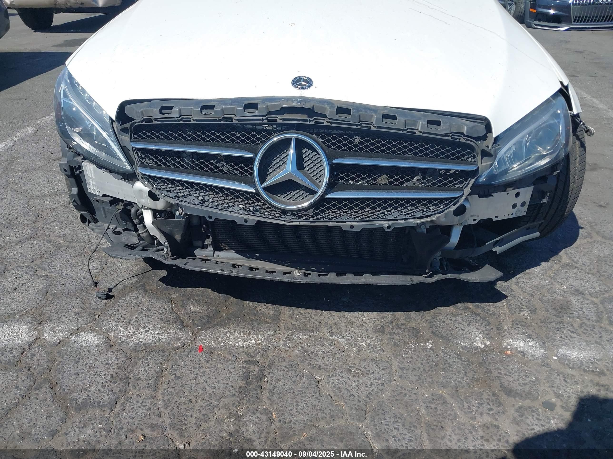 2018 Mercedes-benz C 300   White vin: 55SWF4JBXJU239816