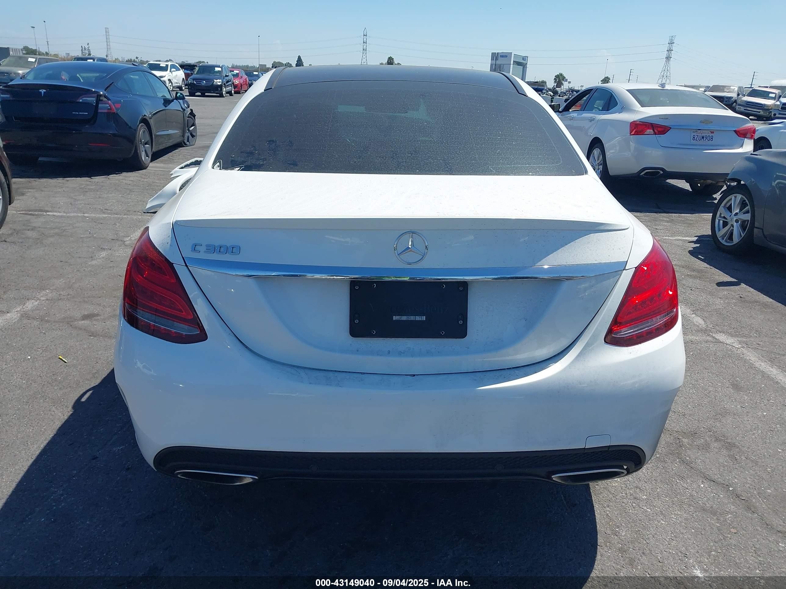 2018 Mercedes-benz C 300   White vin: 55SWF4JBXJU239816
