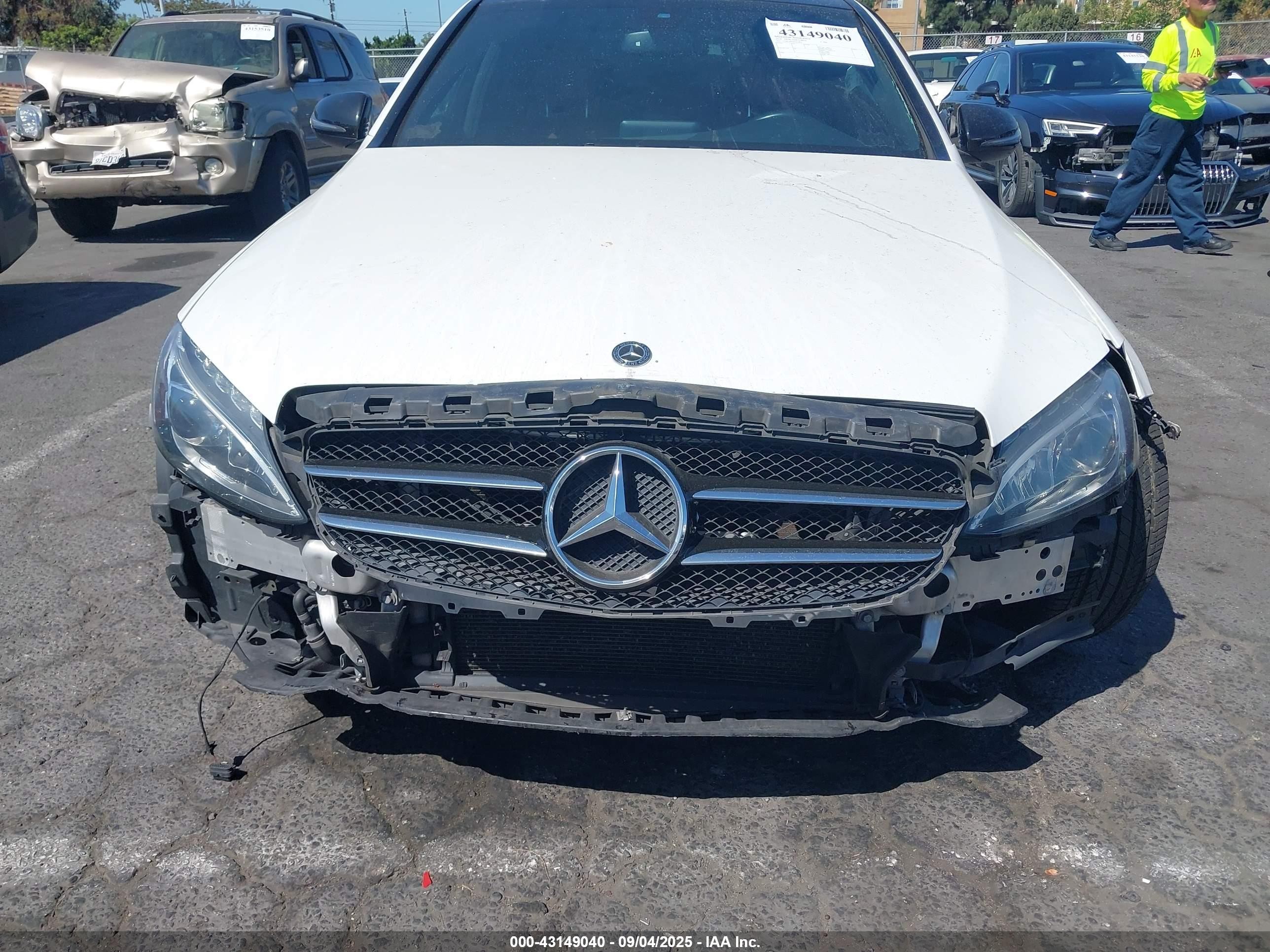 2018 Mercedes-benz C 300   White vin: 55SWF4JBXJU239816