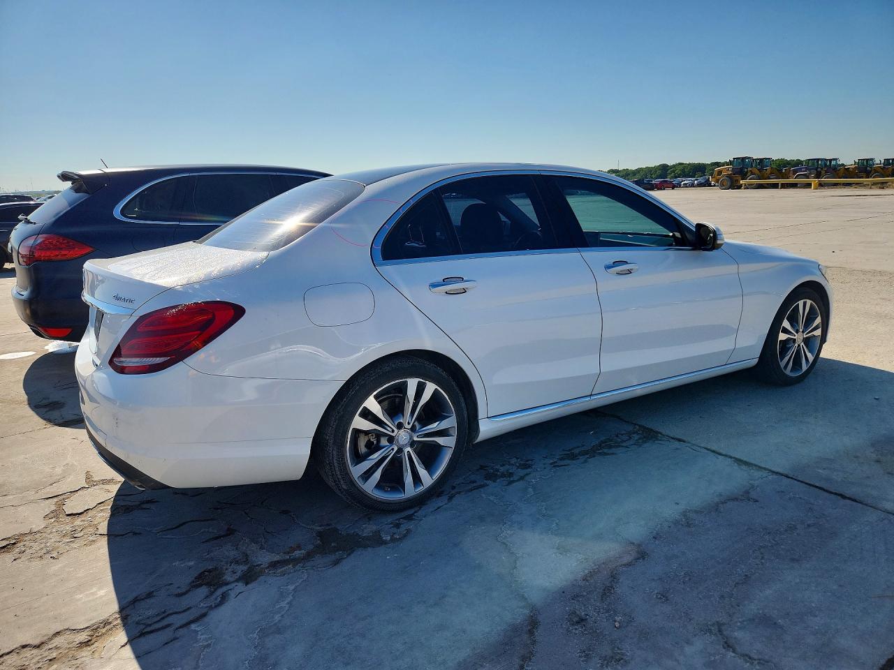 2015 Mercedes-benz C 300 4matic White vin: 55SWF4KB0FU008705