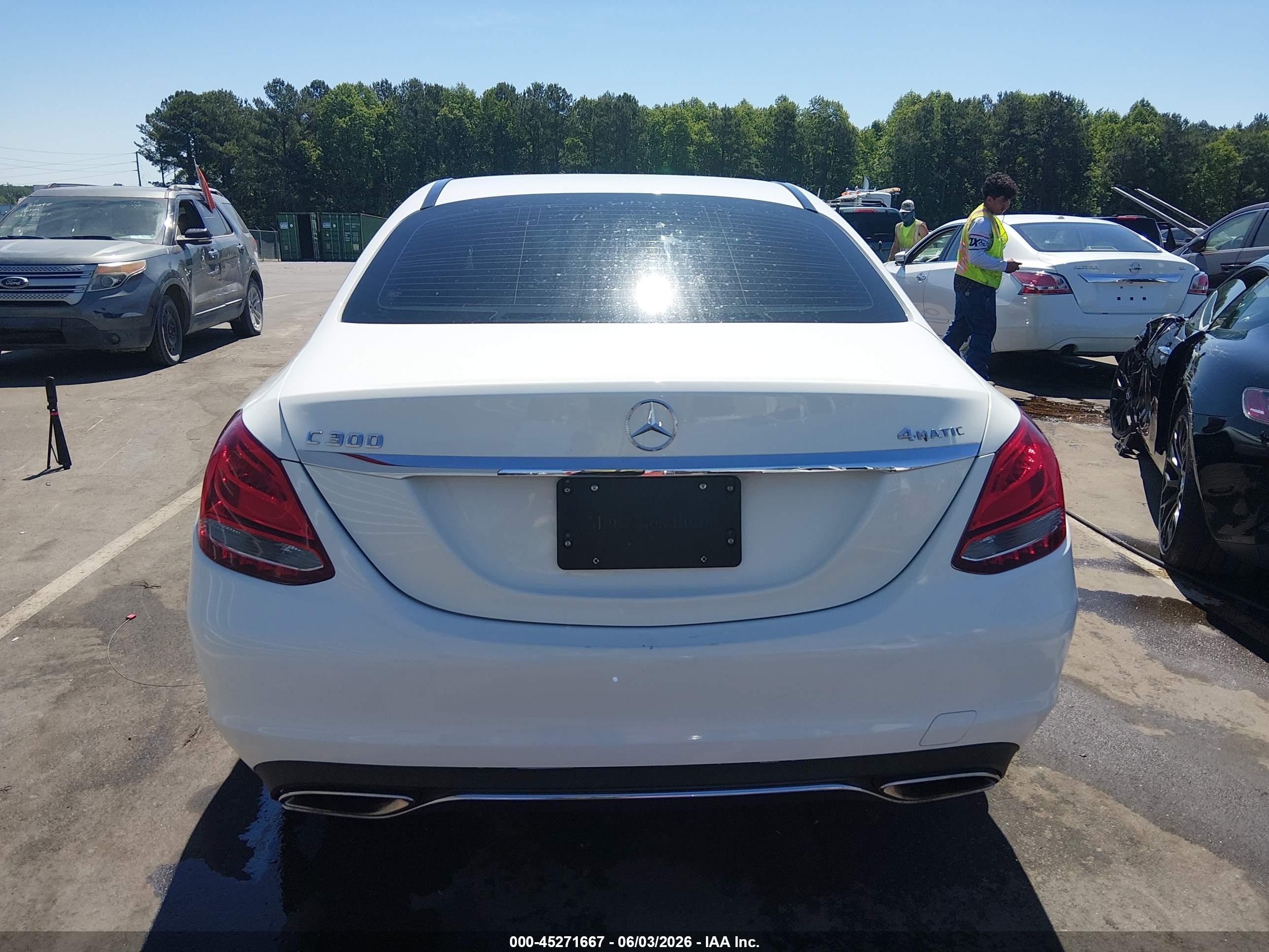 2015 Mercedes-benz C 300 Luxury 4matic White vin: 55SWF4KB0FU015170