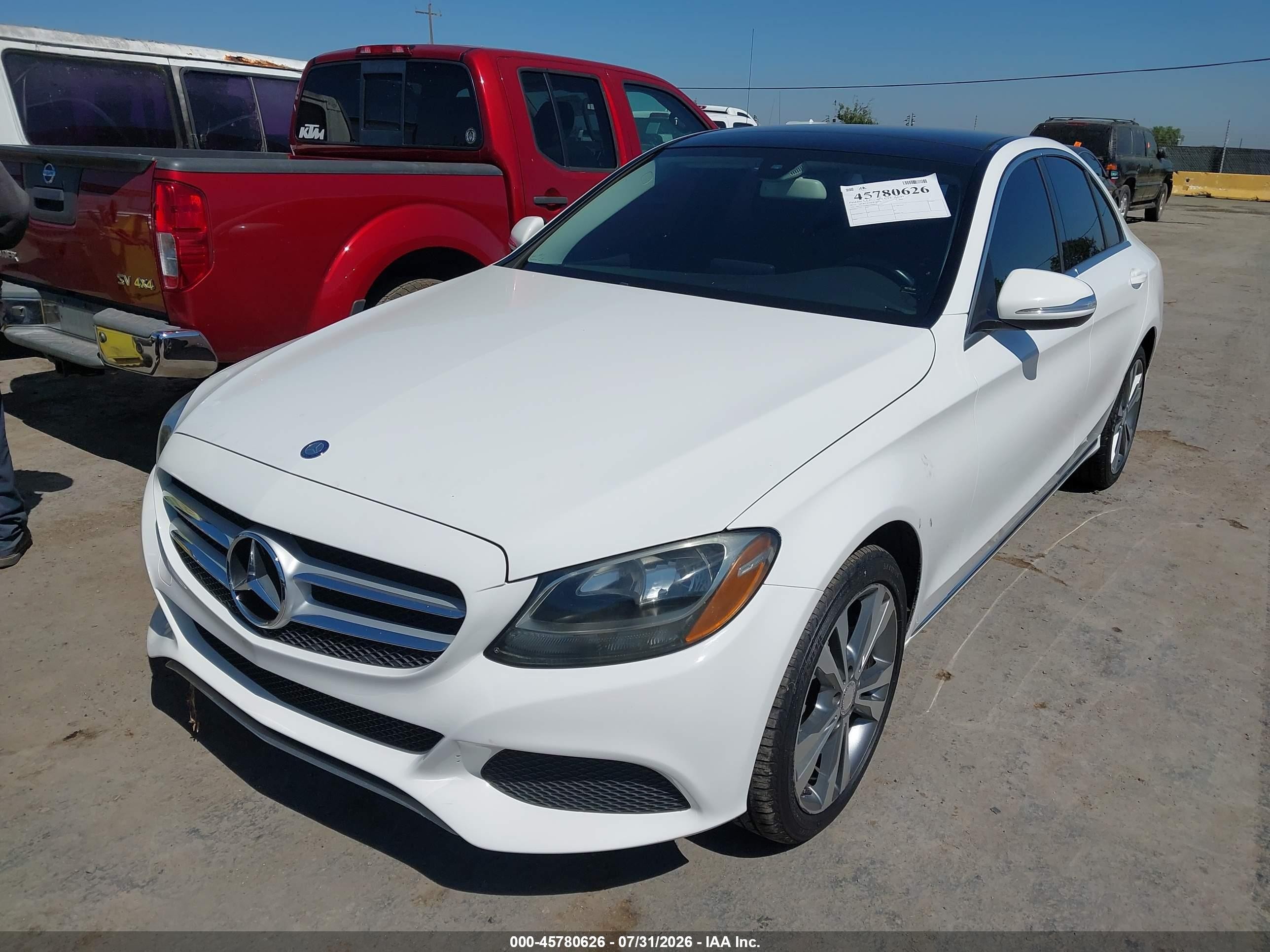 2015 Mercedes-benz C 300 4matic White vin: 55SWF4KB0FU030851