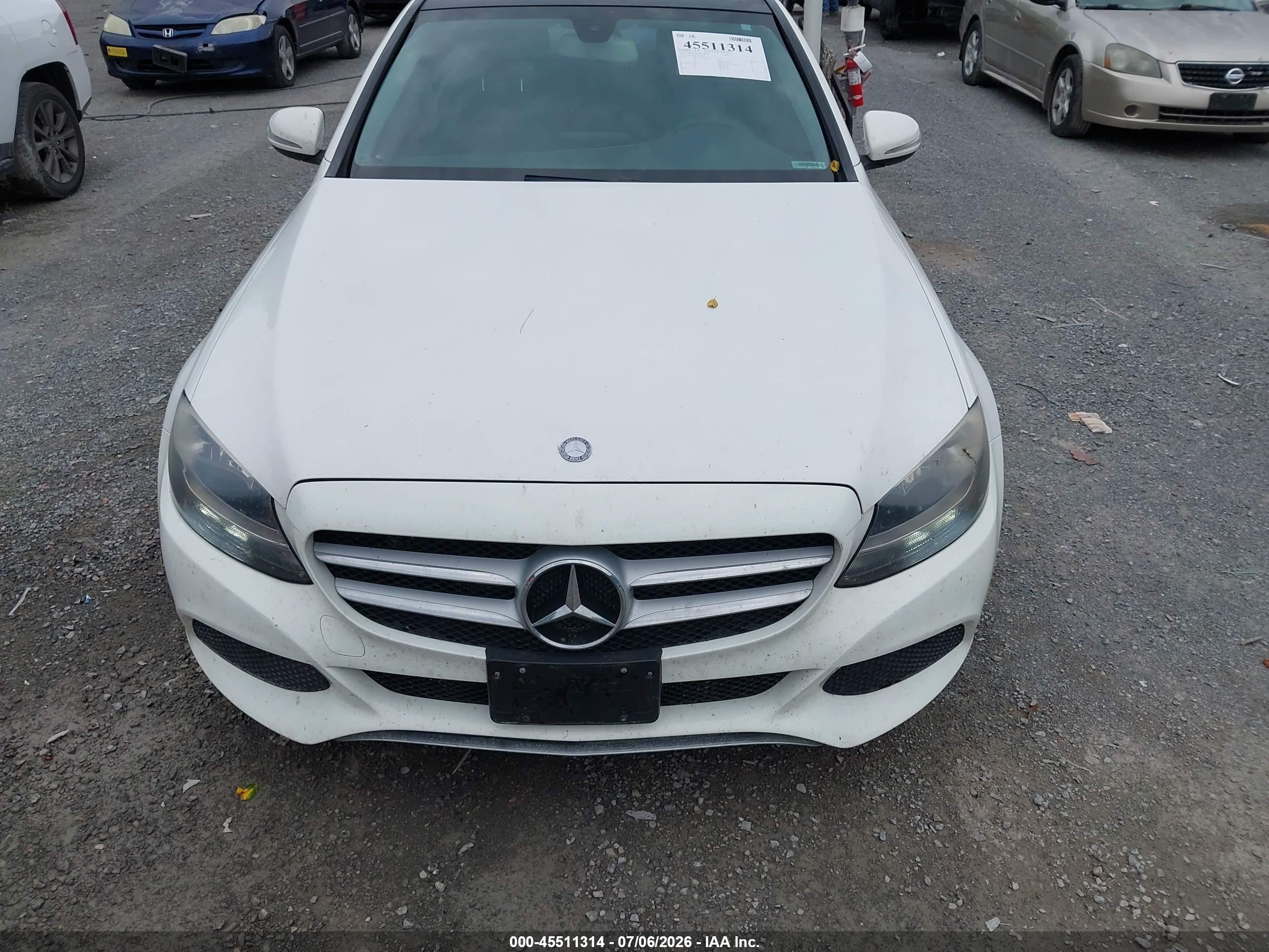 2015 Mercedes-benz C 300 4matic White vin: 55SWF4KB0FU032678