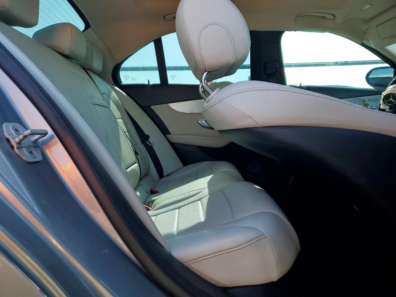 2015 Mercedes-benz C 300 4matic Silver vin: 55SWF4KB0FU033670