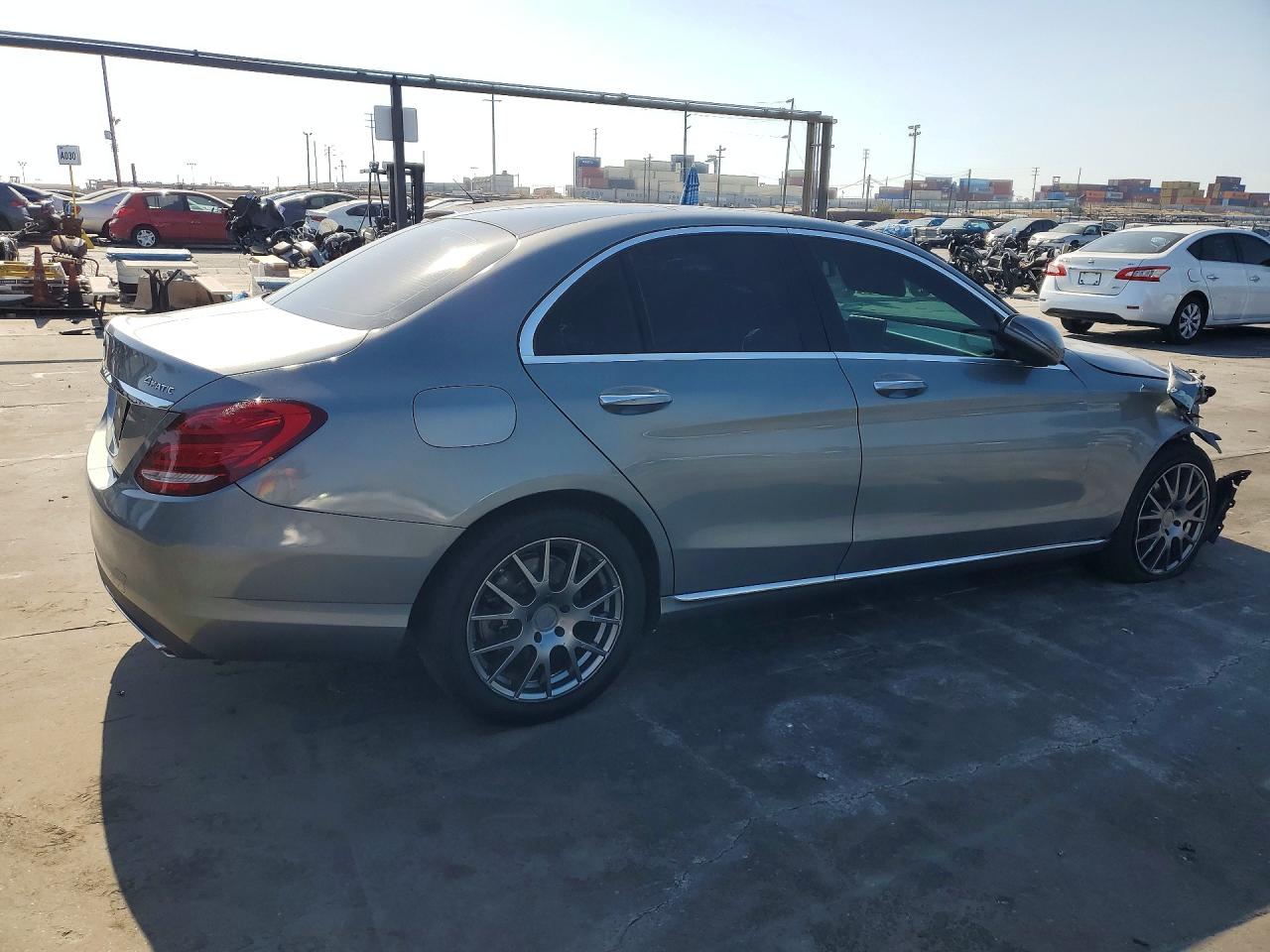 2015 Mercedes-benz C 300 4matic Silver vin: 55SWF4KB0FU033670