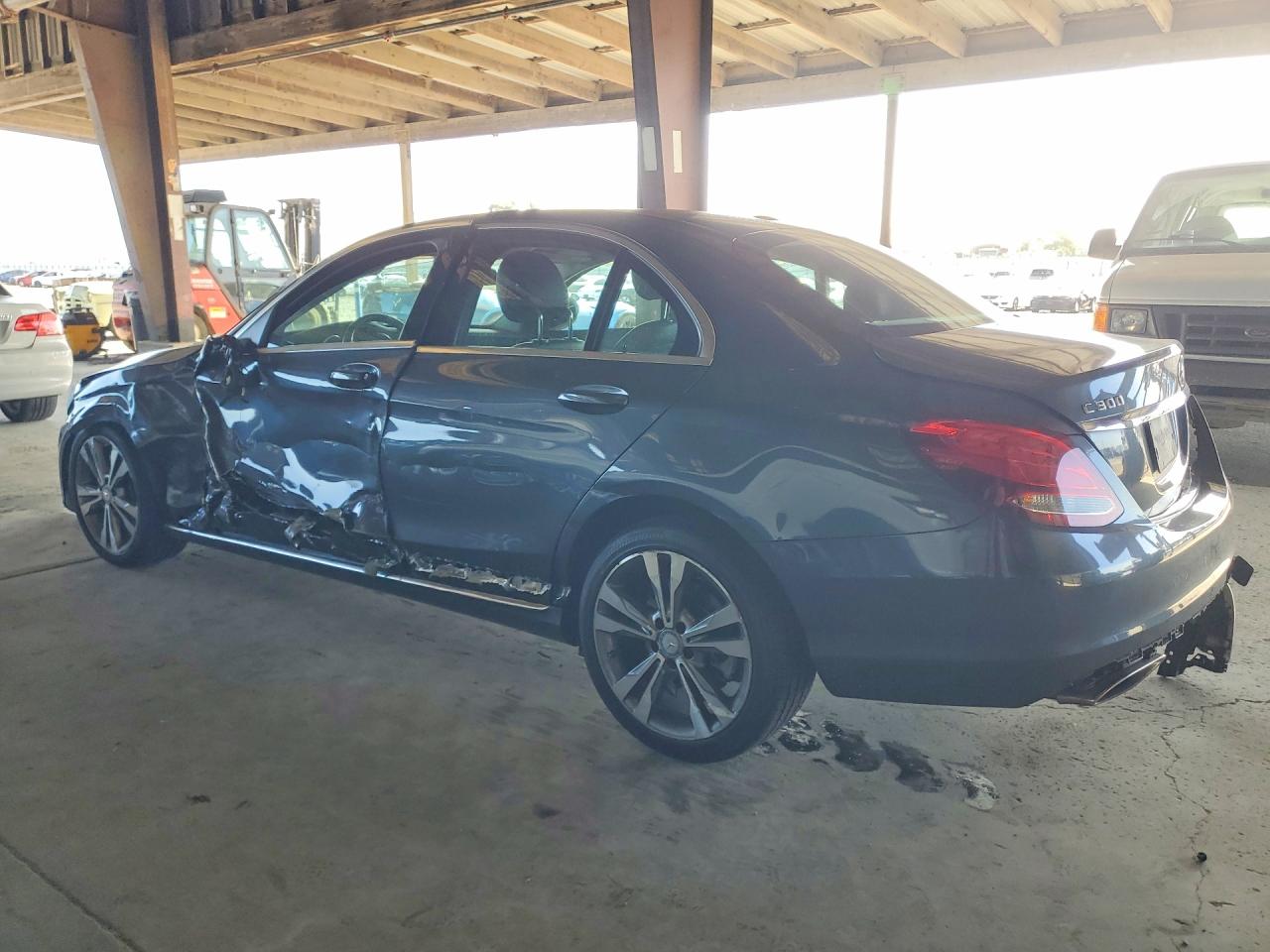 2015 Mercedes-benz C 300 4matic Серый vin: 55SWF4KB0FU033703