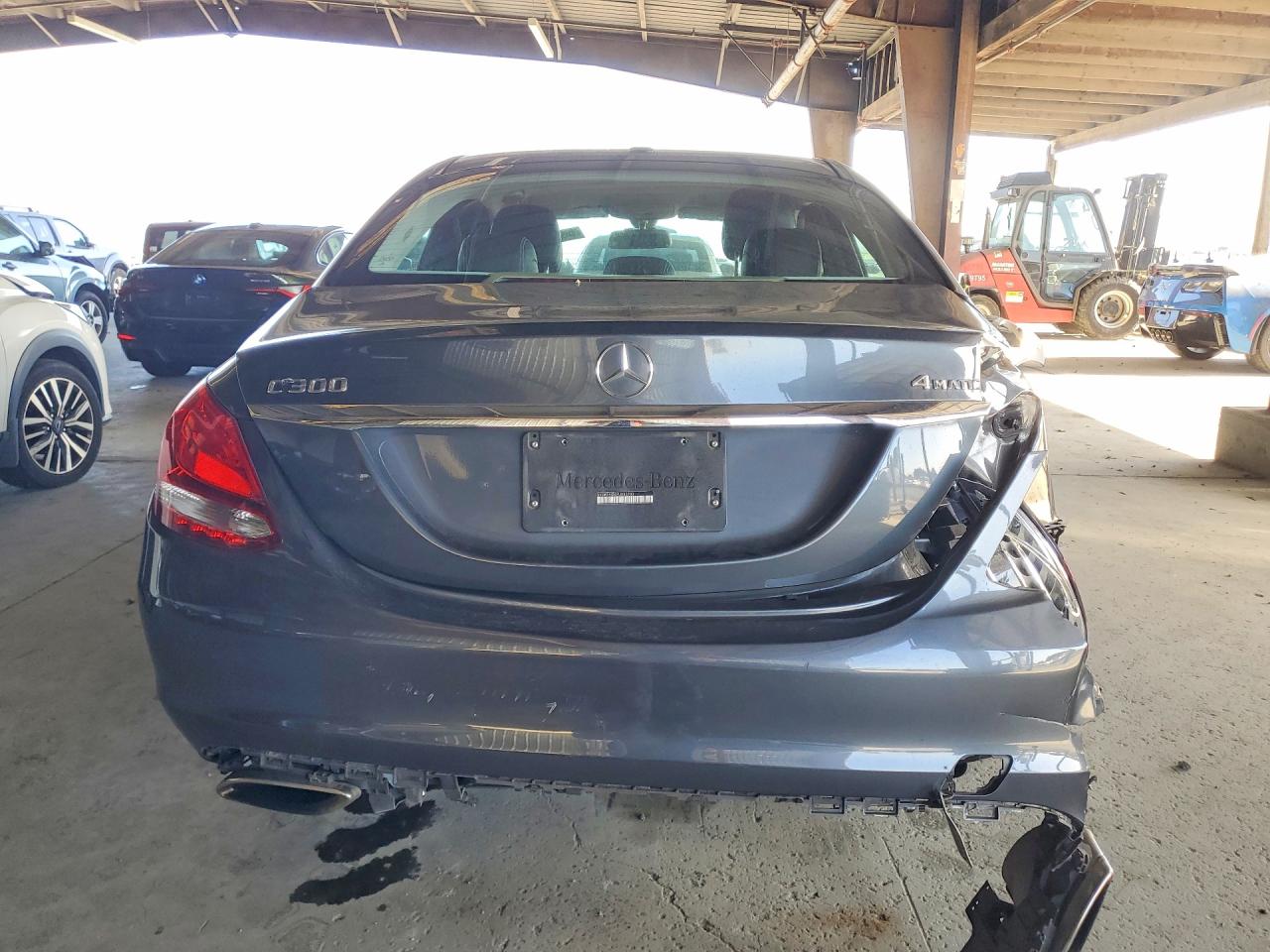 2015 Mercedes-benz C 300 4matic Серый vin: 55SWF4KB0FU033703
