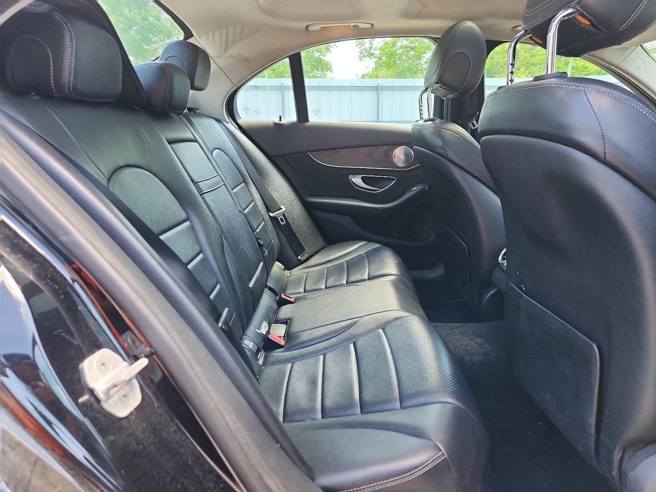 2015 Mercedes-benz C 300 4matic Черный vin: 55SWF4KB0FU068774
