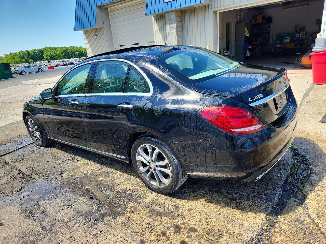 2015 Mercedes-benz C 300 4matic Черный vin: 55SWF4KB0FU068774