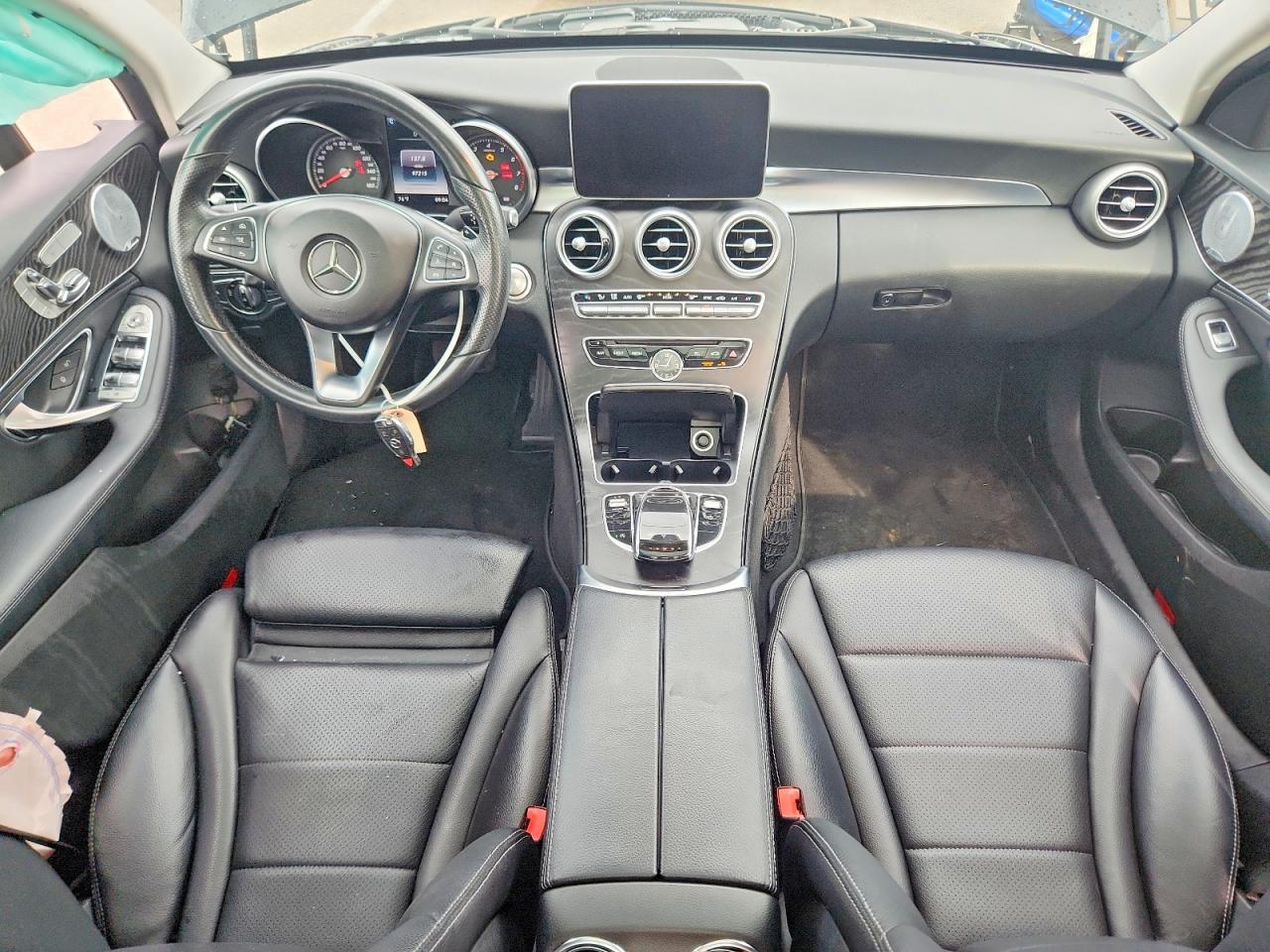 2015 Mercedes-benz C 300 4matic Черный vin: 55SWF4KB0FU077815