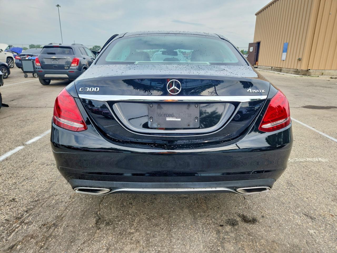 2015 Mercedes-benz C 300 4matic Черный vin: 55SWF4KB0FU077815