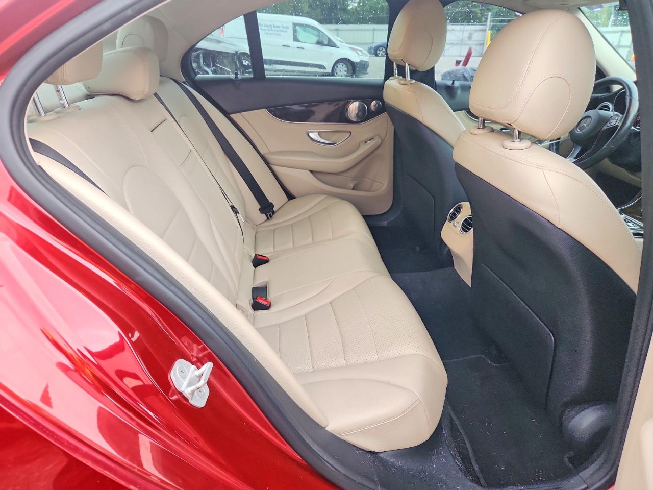 2016 Mercedes-benz C 300 4matic Red vin: 55SWF4KB0GU103038