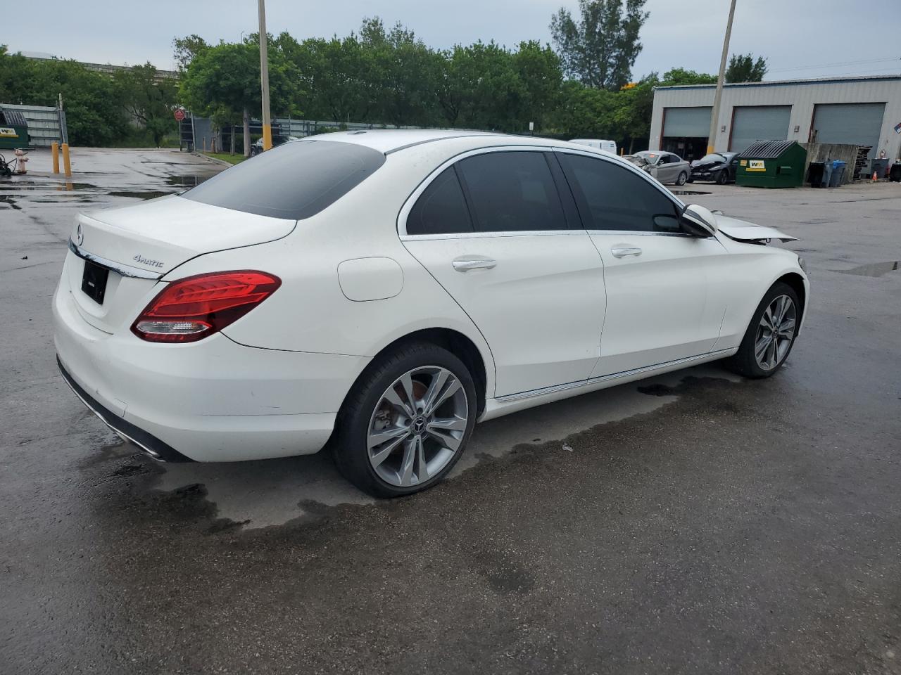 2018 Mercedes-benz C 300 4matic White vin: 55SWF4KB0JU241962