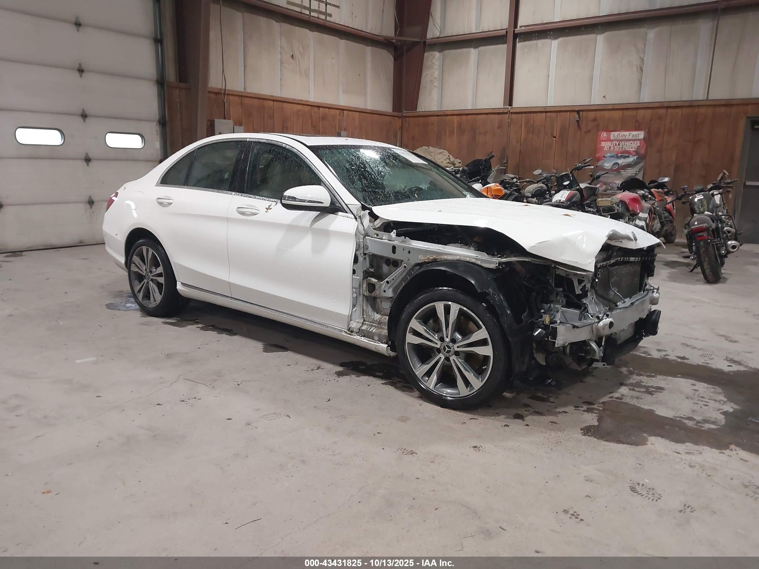2018 Mercedes-benz C 300 4matic White vin: 55SWF4KB0JU280440