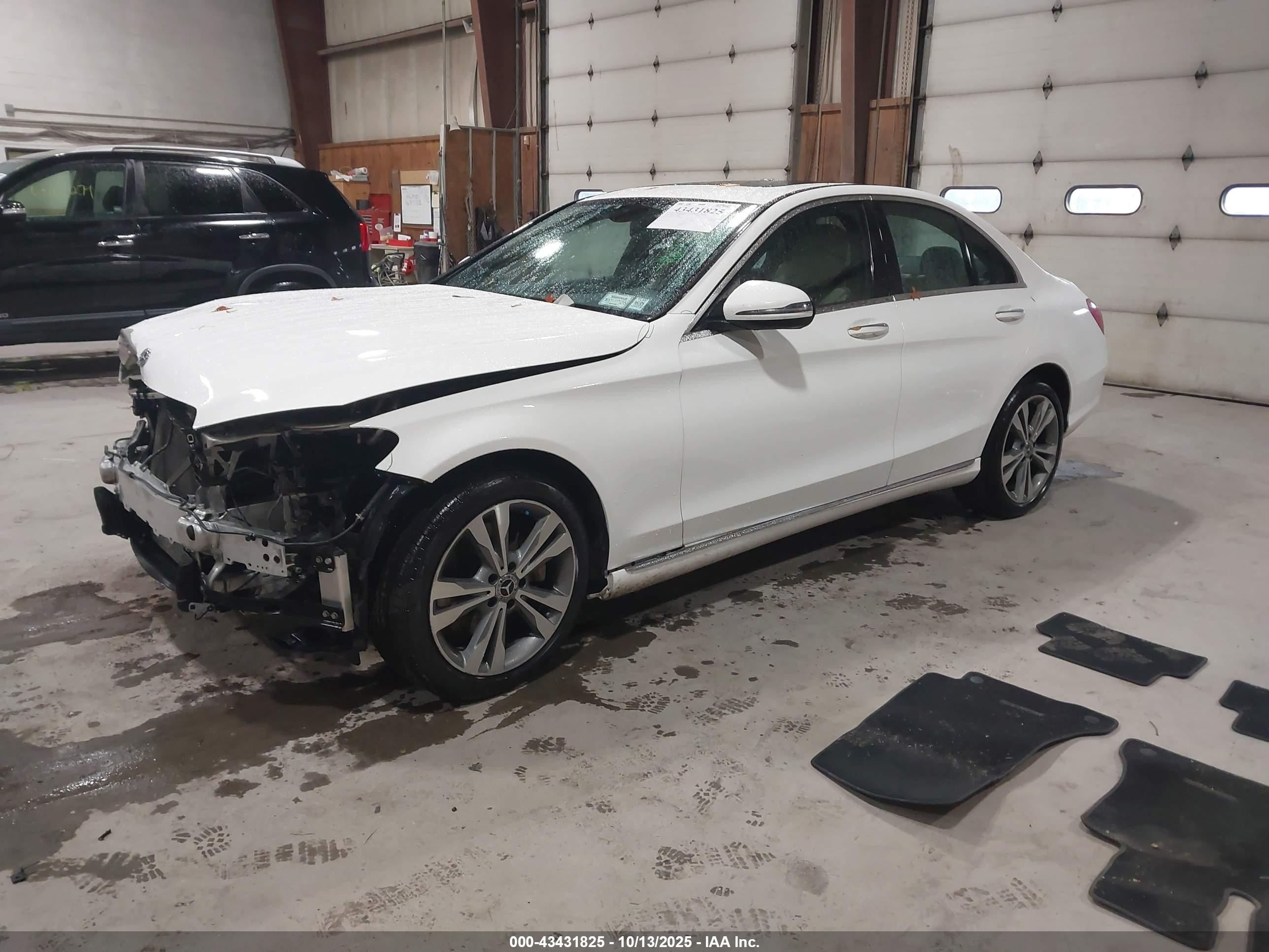 2018 Mercedes-benz C 300 4matic White vin: 55SWF4KB0JU280440