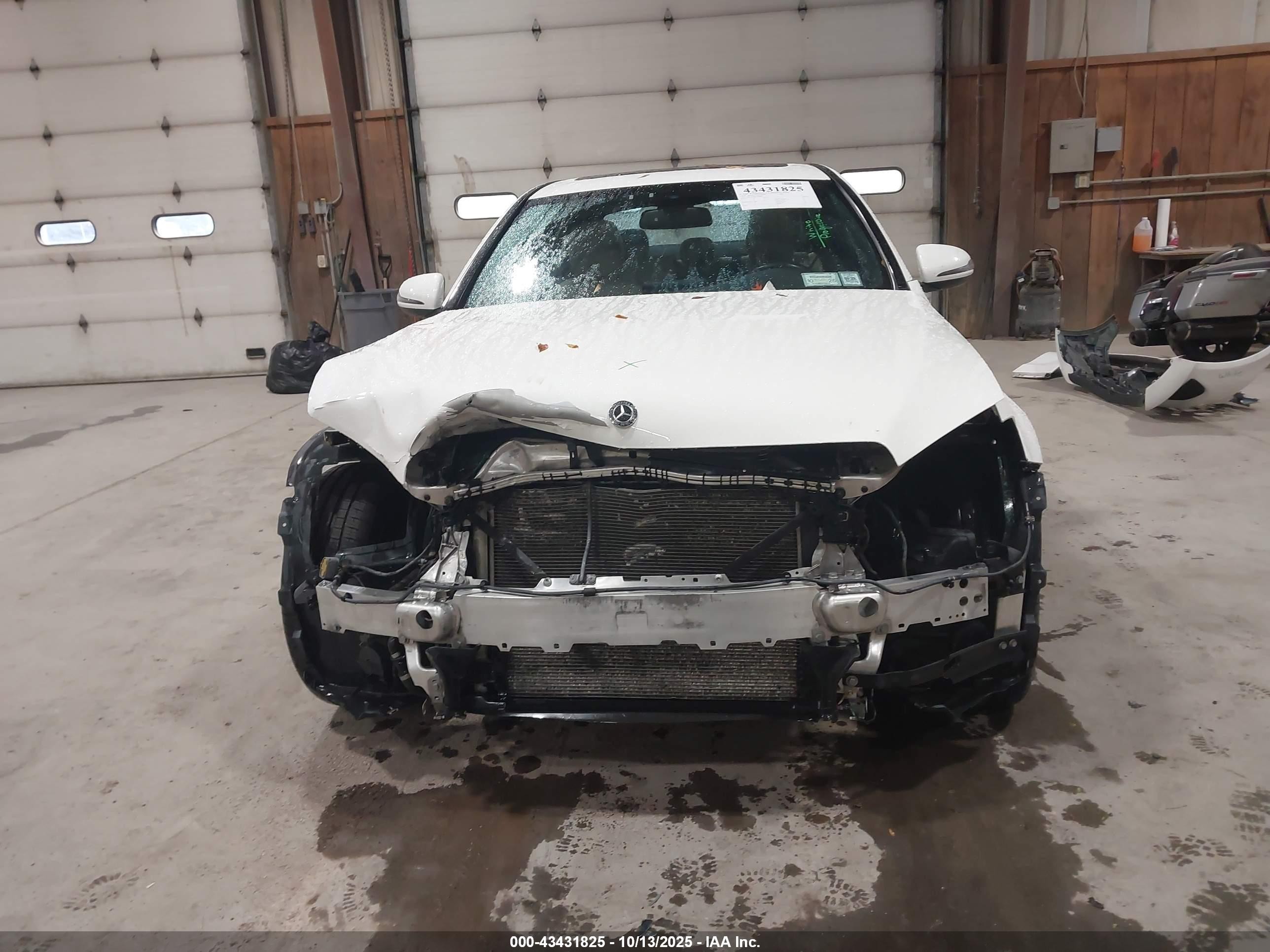 2018 Mercedes-benz C 300 4matic White vin: 55SWF4KB0JU280440