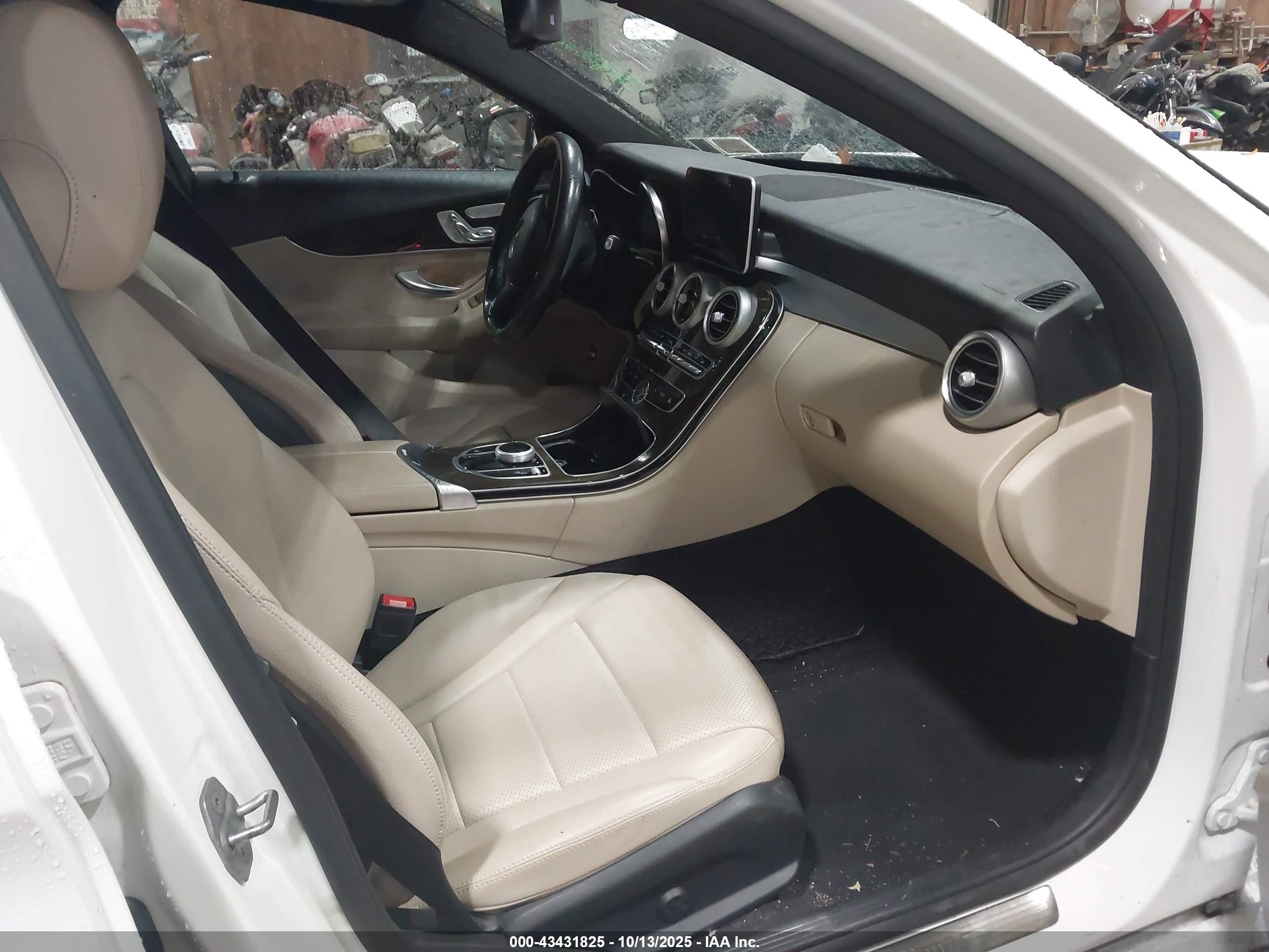 2018 Mercedes-benz C 300 4matic White vin: 55SWF4KB0JU280440