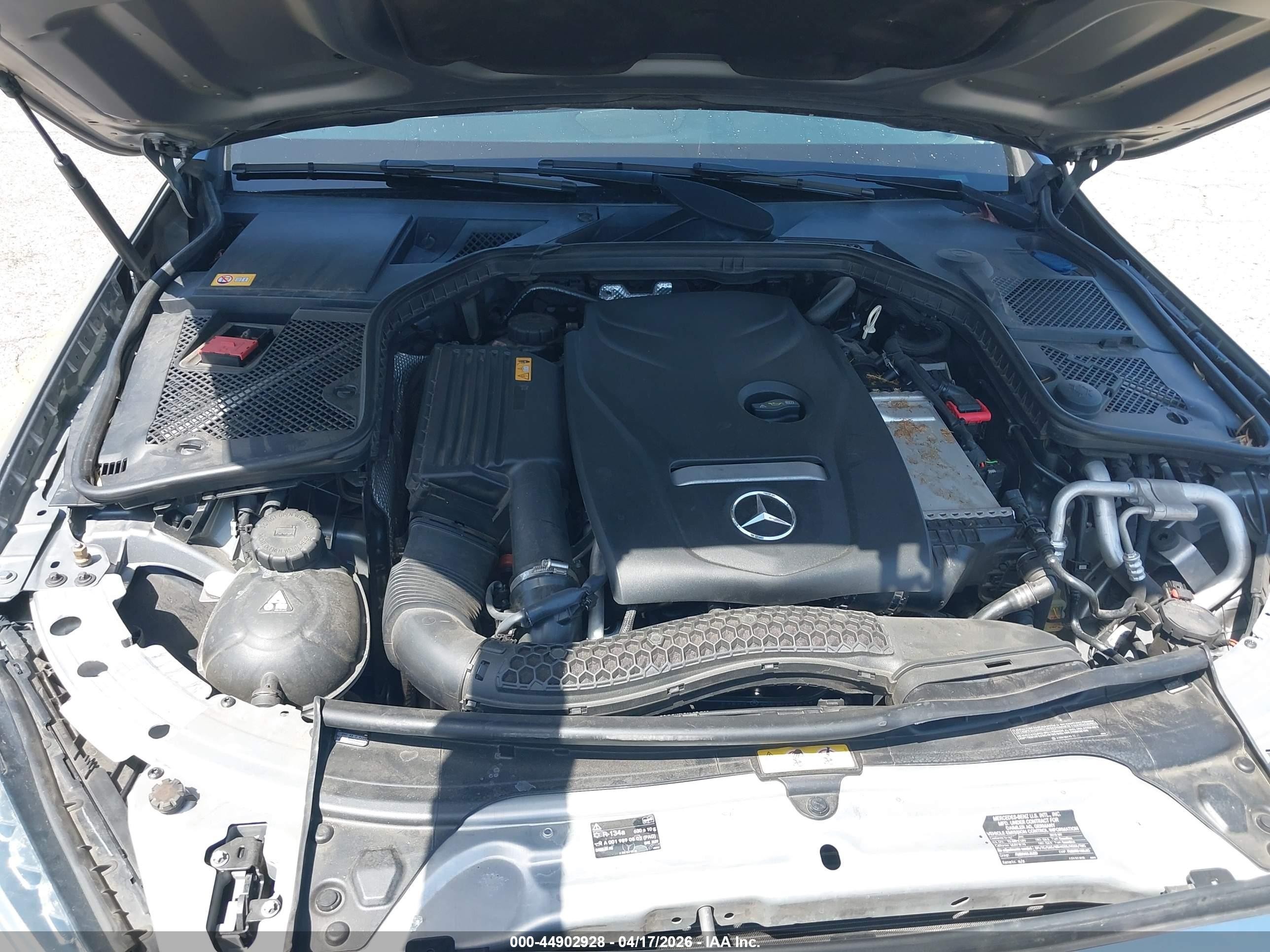 2015 Mercedes-benz C 300 Luxury 4matic Silver vin: 55SWF4KB1FU000189