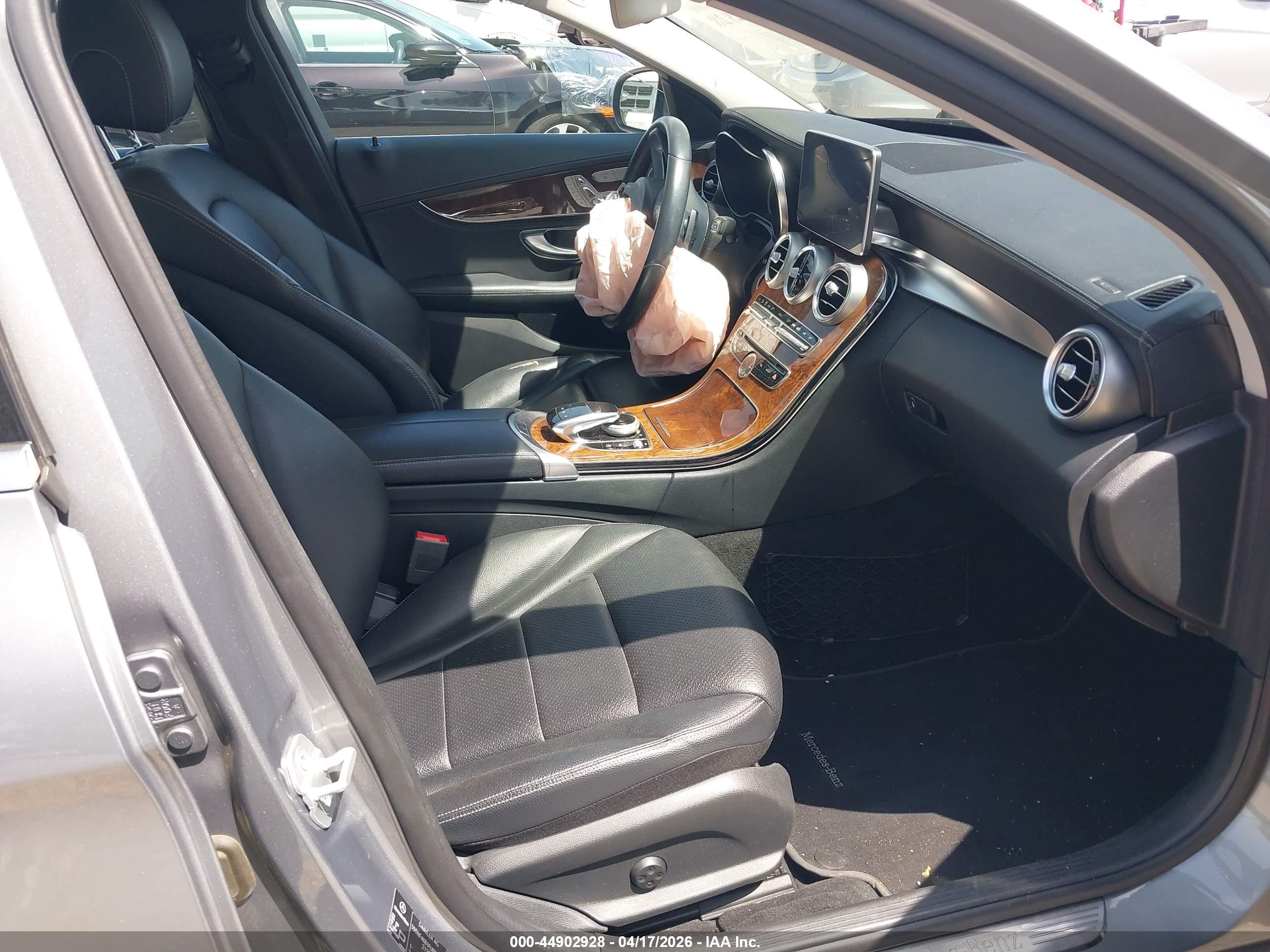 2015 Mercedes-benz C 300 Luxury 4matic Silver vin: 55SWF4KB1FU000189