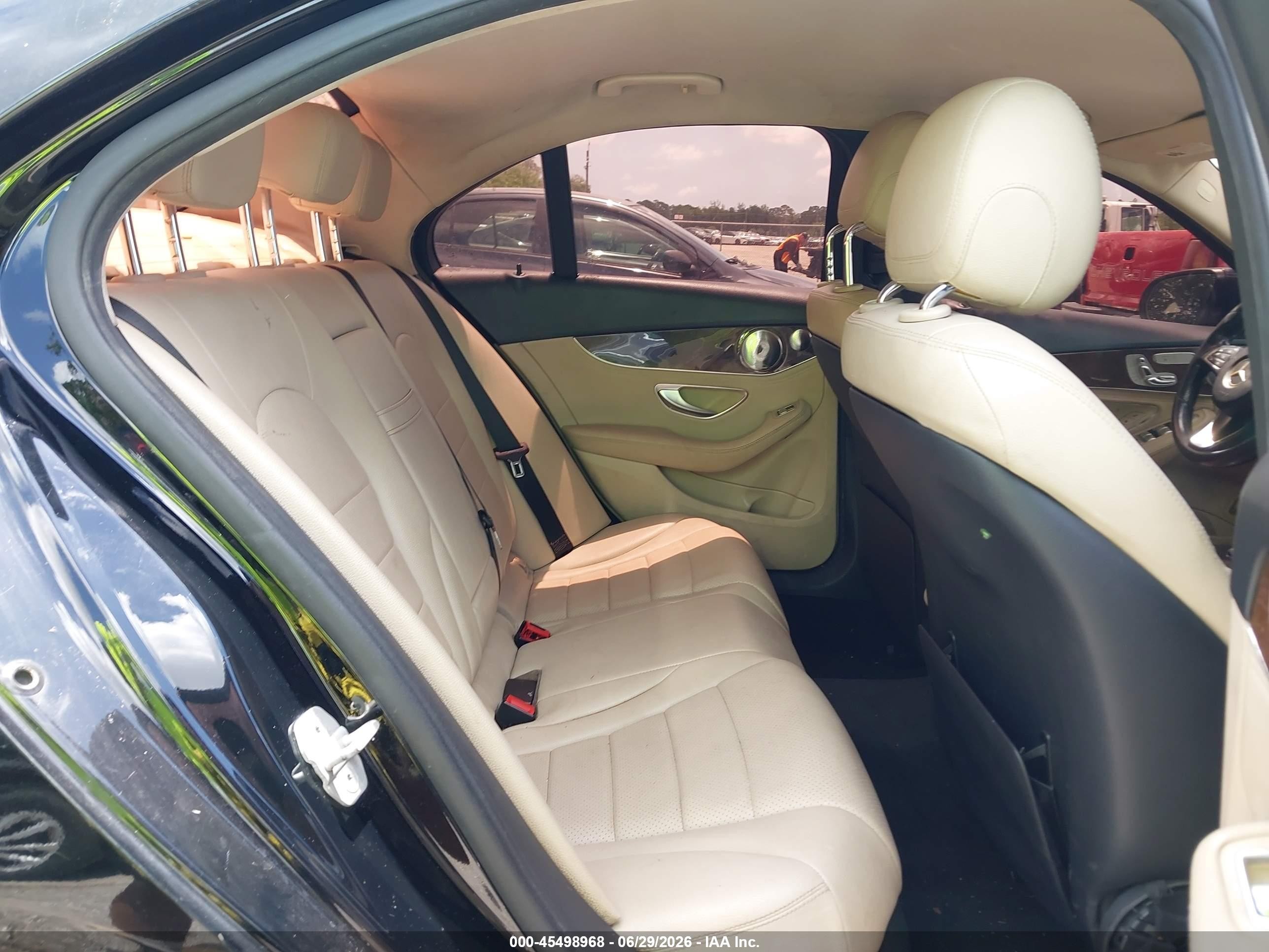 2015 Mercedes-benz C 300 4matic vin: 55SWF4KB1FU004677