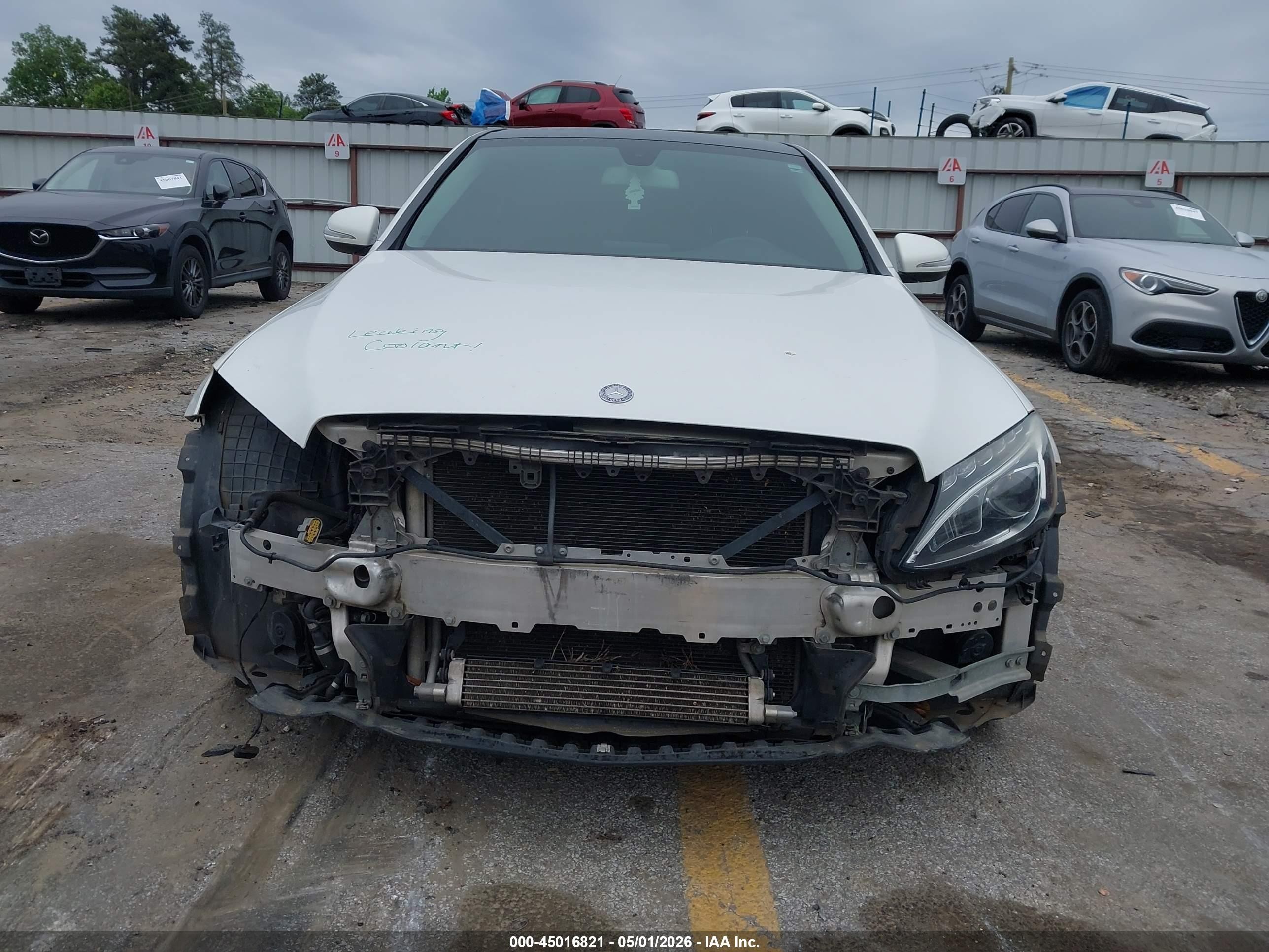 2015 Mercedes-benz C 300 4matic Белый vin: 55SWF4KB1FU011838