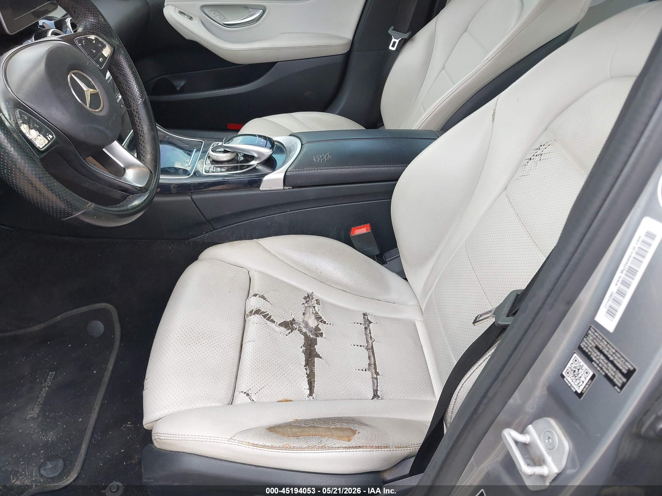 2015 Mercedes-benz C 300 4matic Серебряный vin: 55SWF4KB1FU014173