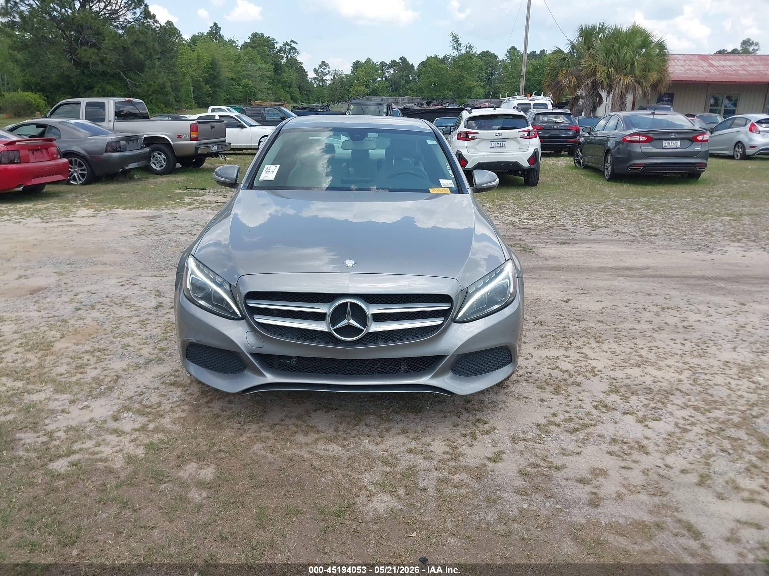 2015 Mercedes-benz C 300 4matic Серебряный vin: 55SWF4KB1FU014173