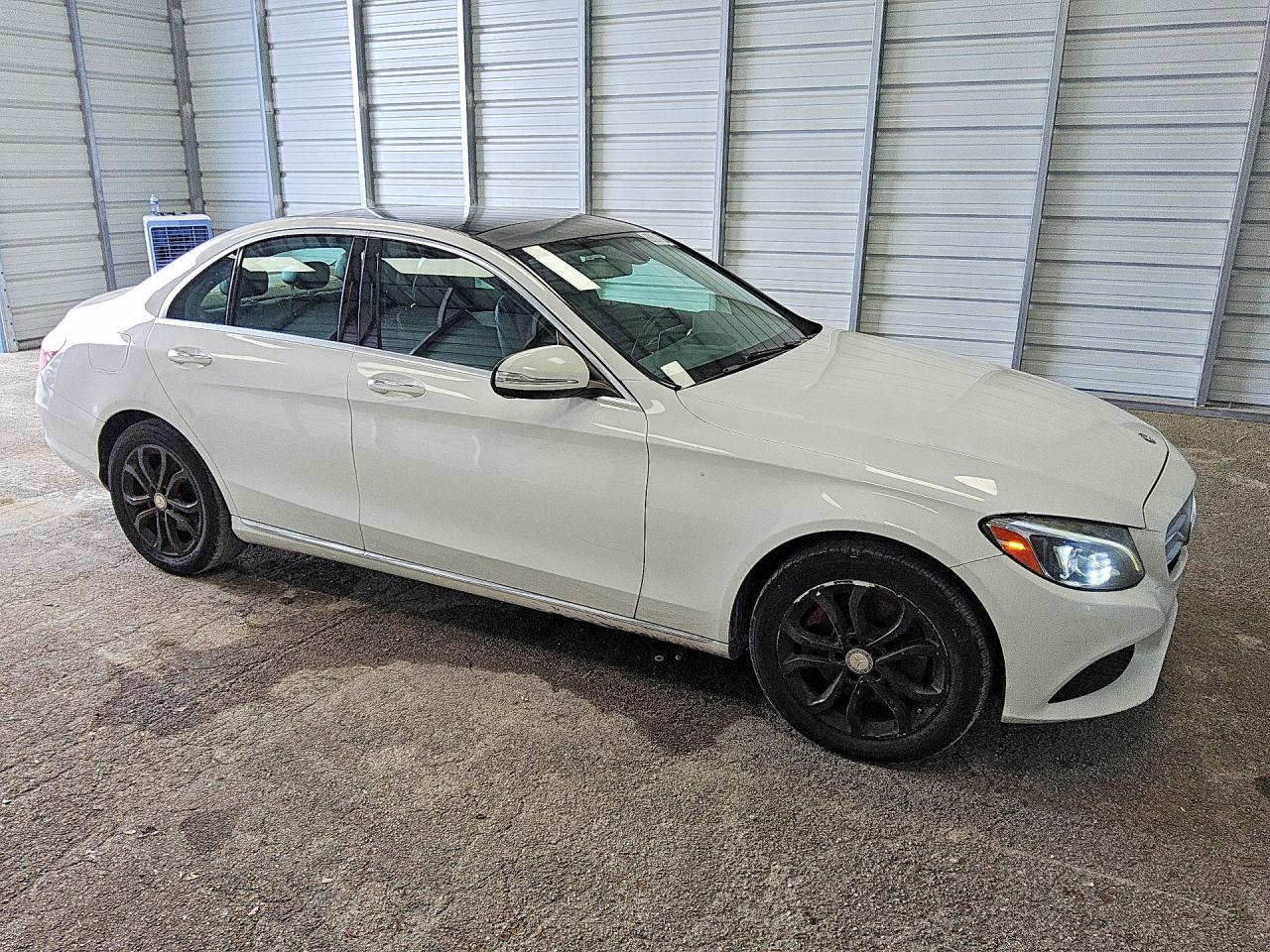 2015 Mercedes-benz C 300 4matic White vin: 55SWF4KB1FU015226