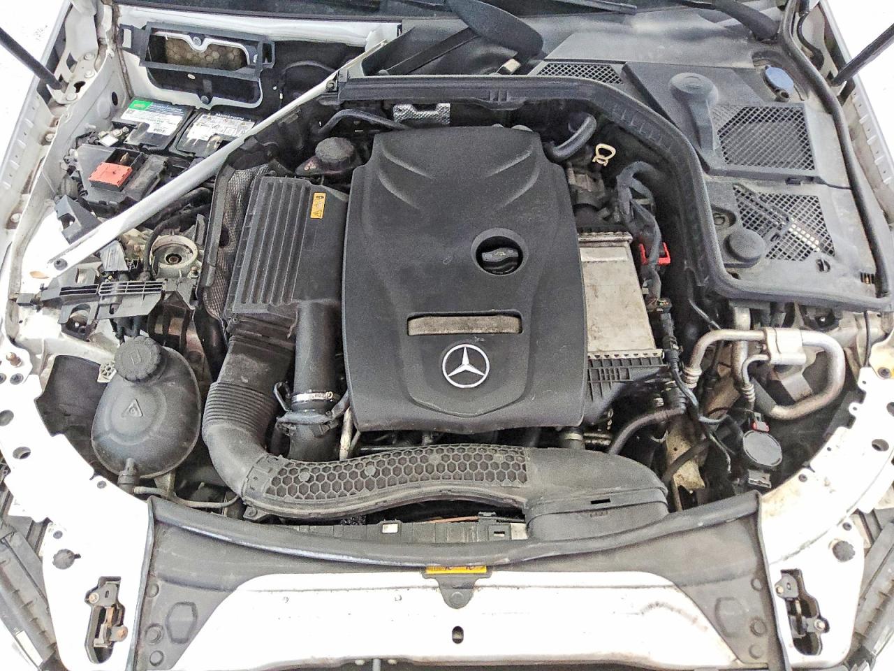 2015 Mercedes-benz C 300 4matic White vin: 55SWF4KB1FU015226