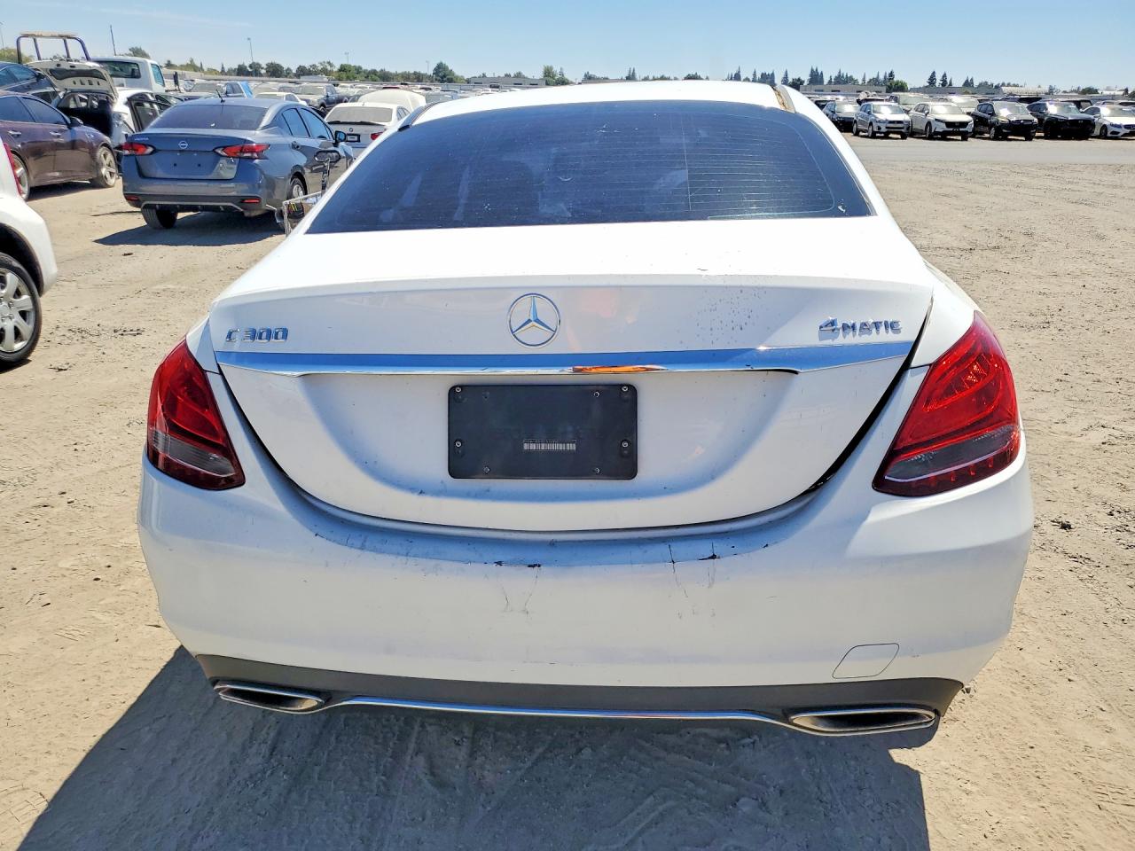 2015 Mercedes-benz C 300 4matic White vin: 55SWF4KB1FU016036
