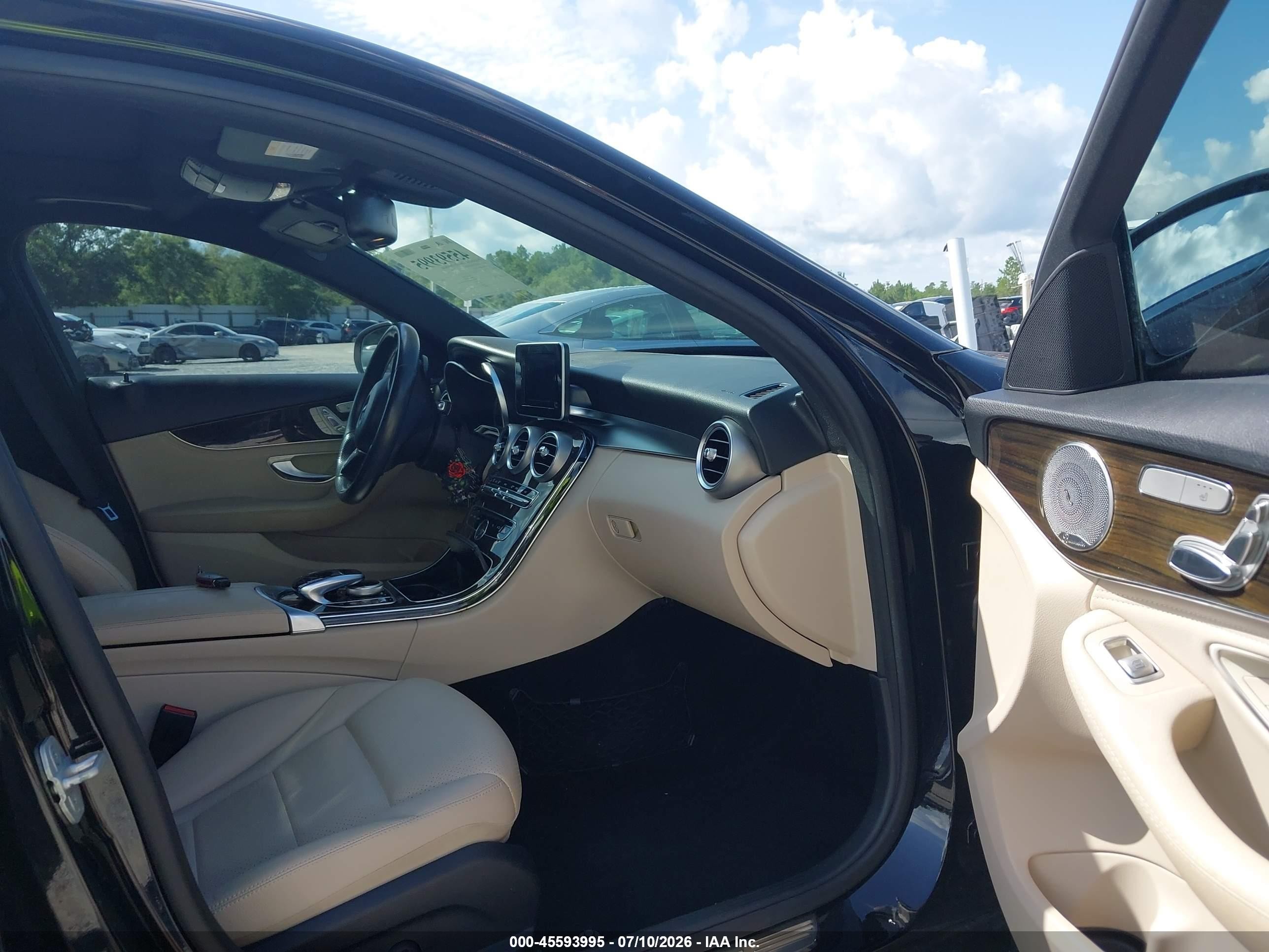 2015 Mercedes-benz C 300 4matic Black vin: 55SWF4KB1FU020717