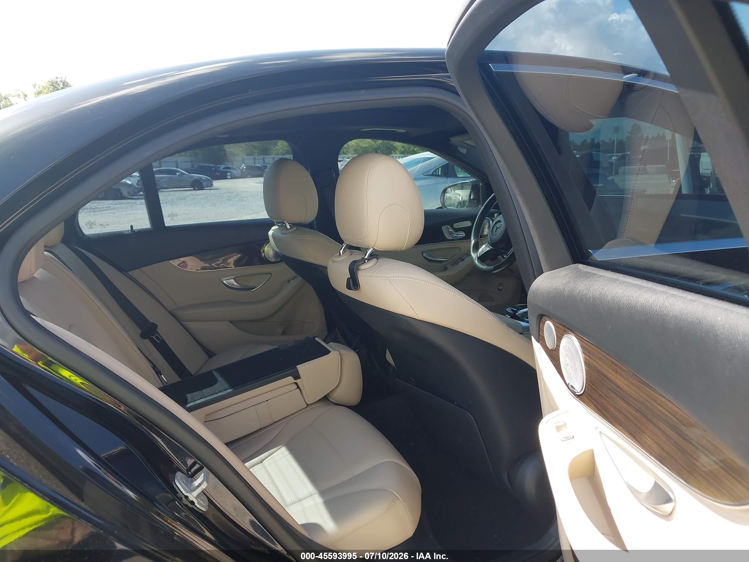 2015 Mercedes-benz C 300 4matic Black vin: 55SWF4KB1FU020717